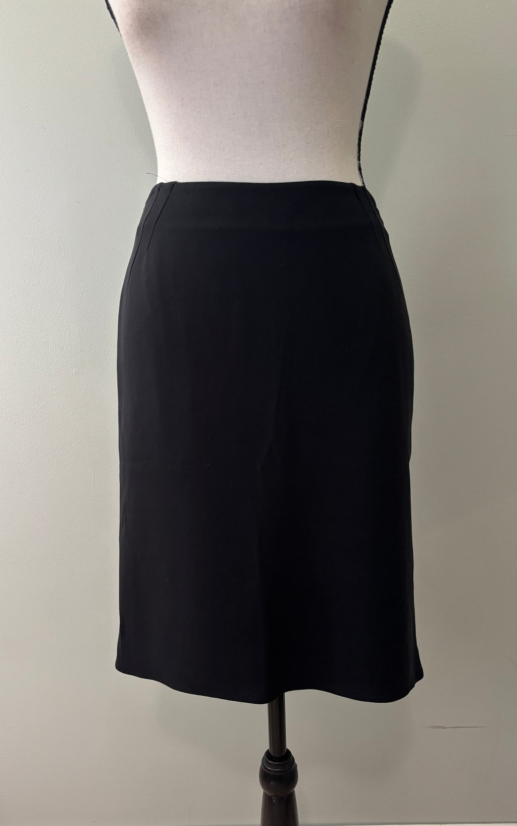 Armani Collezioni Black Silk Pencil Skirt Made in Italy Size 2 Like New