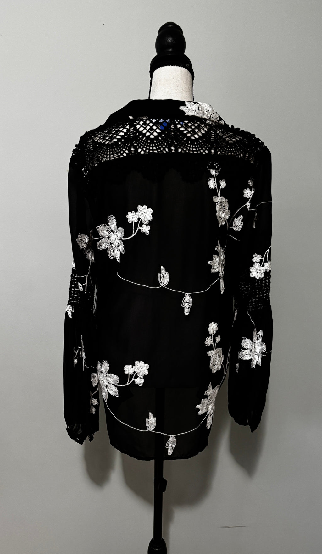 Blu Ice Black Floral Embroidered Blouse — Made in Italy — Size S NWT