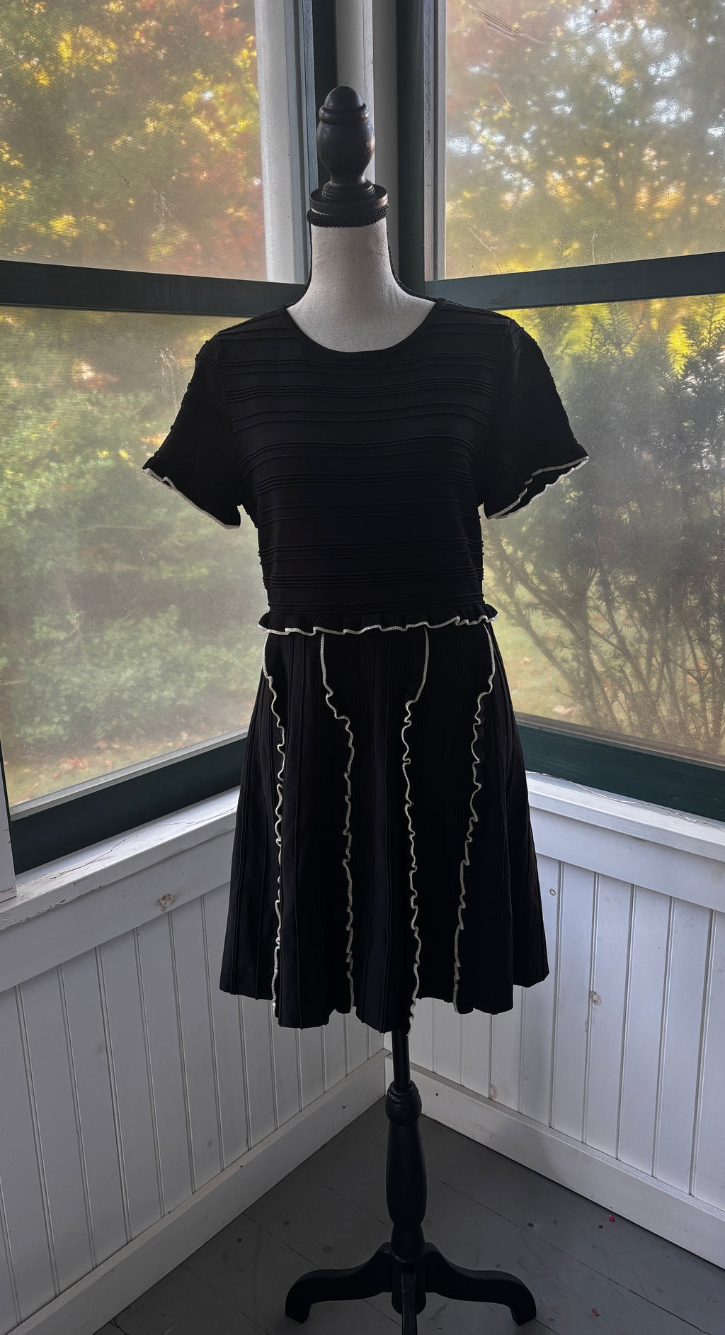 Parker Black Ruffle Trim Dress Large Like New