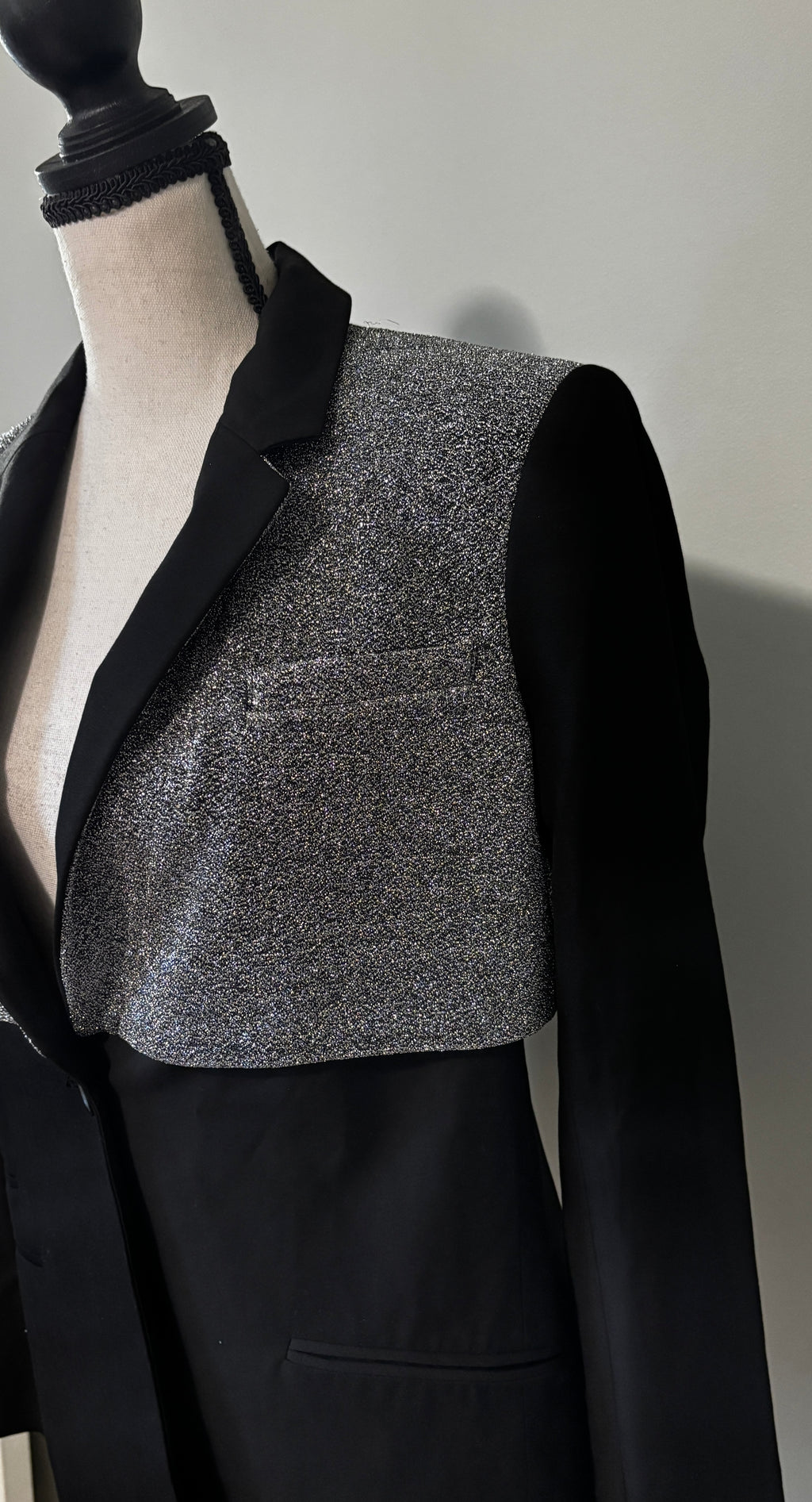 Elizabeth and James Black Silver Blazer Size 2 NWT