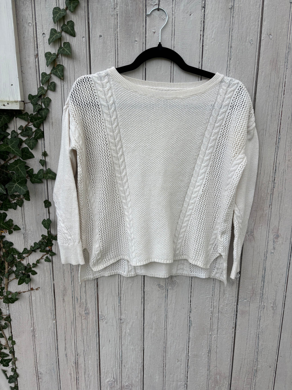 American Eagle Outfitter Sweater, Size Small