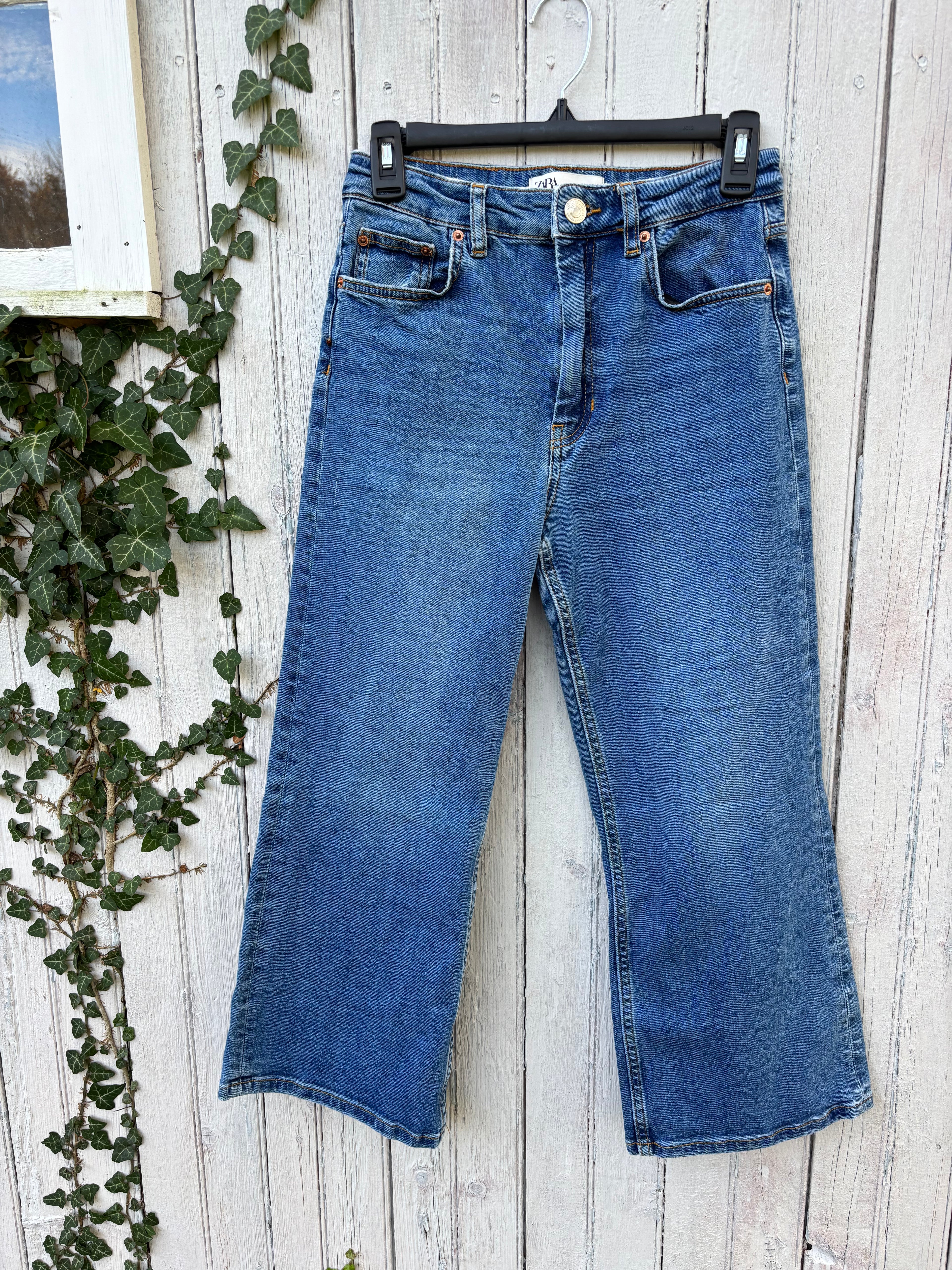 Zara Jeans, The Bloom Flare, Size 4