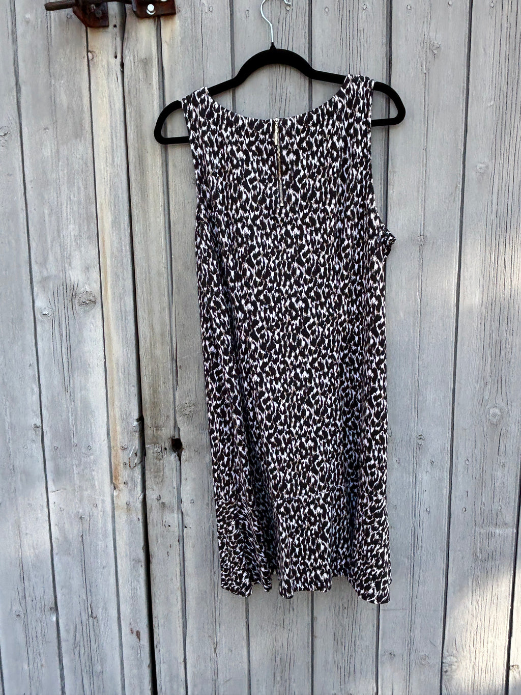 Tommy Bahama black white animal print dress back view pre-loved dresses like new Sassy and Chic