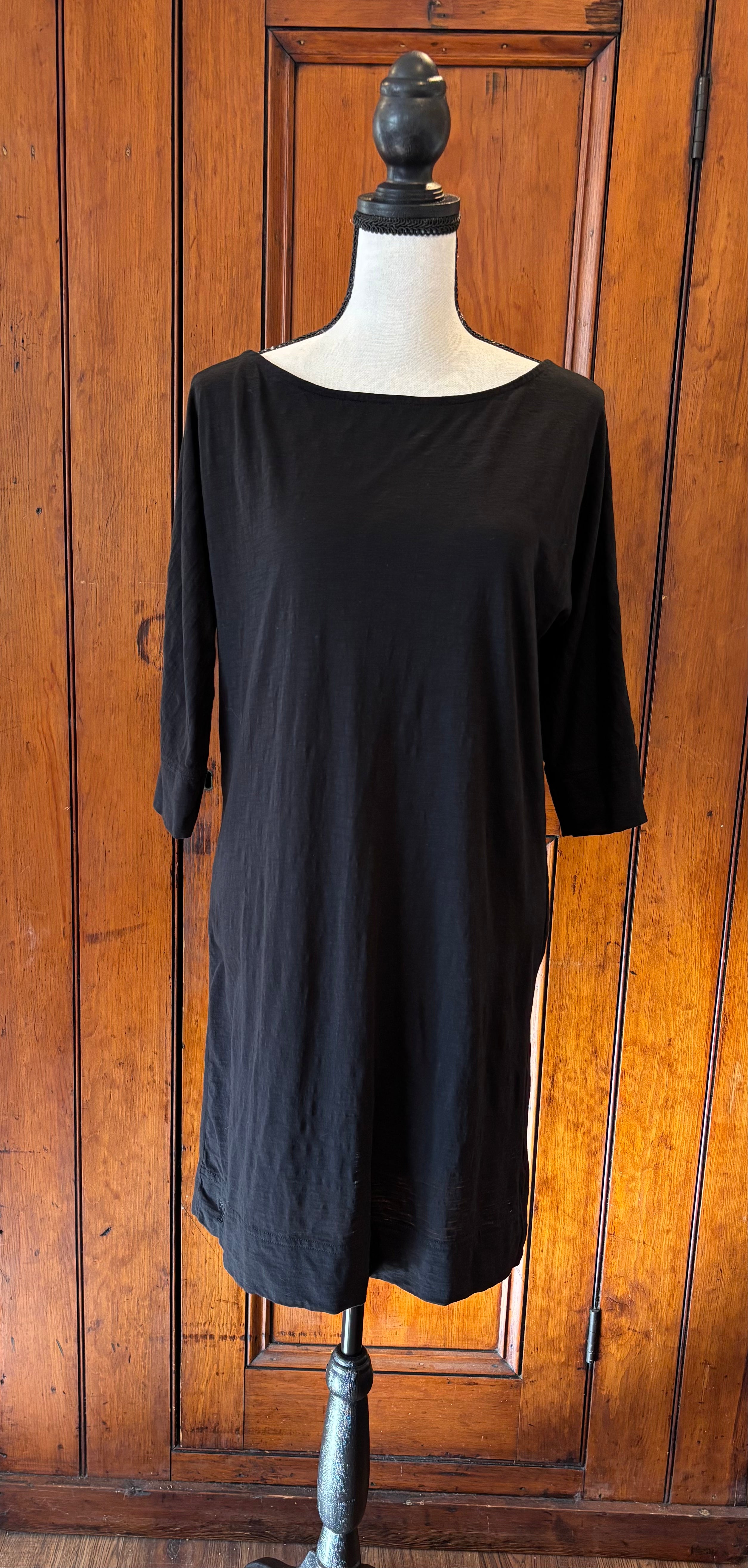Lilly Pulitzer black 3/4 sleeve dress front view elegant silhouette pre-loved dresses Sassy and Chic
