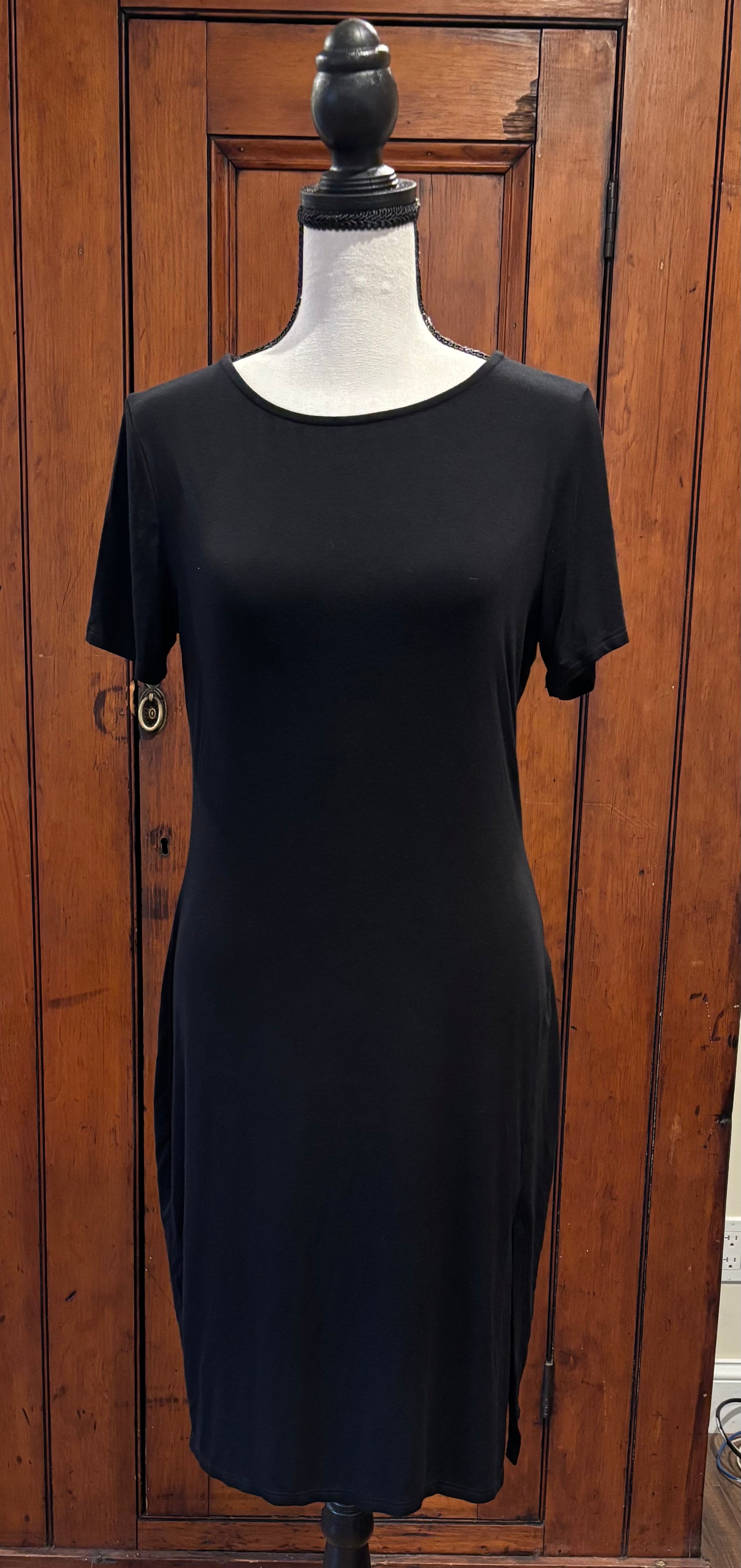 Lulus black short sleeve dress front view round neckline pre-loved dresses like new Sassy and Chic