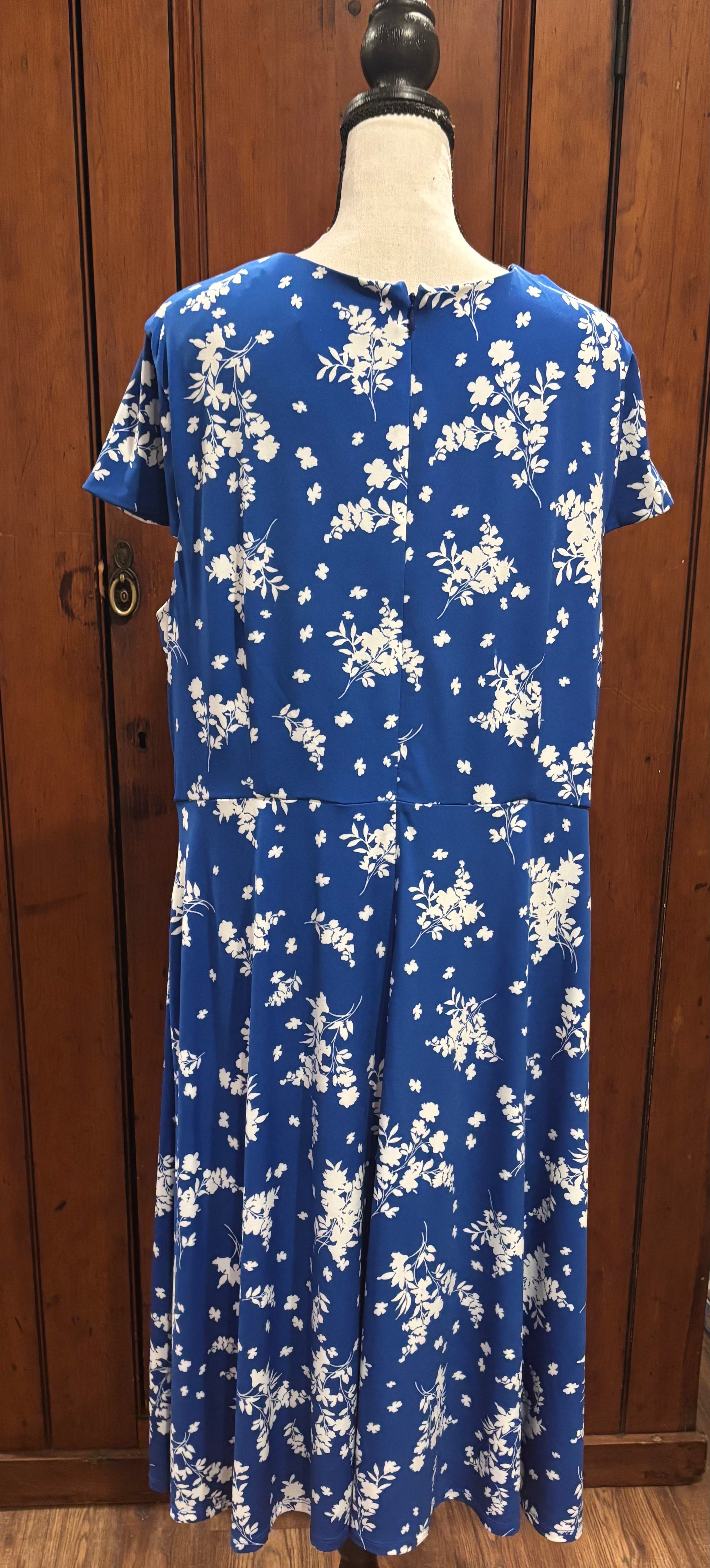 Jessica Howard blue white floral midi dress back view pre-loved dresses like new Sassy and Chic