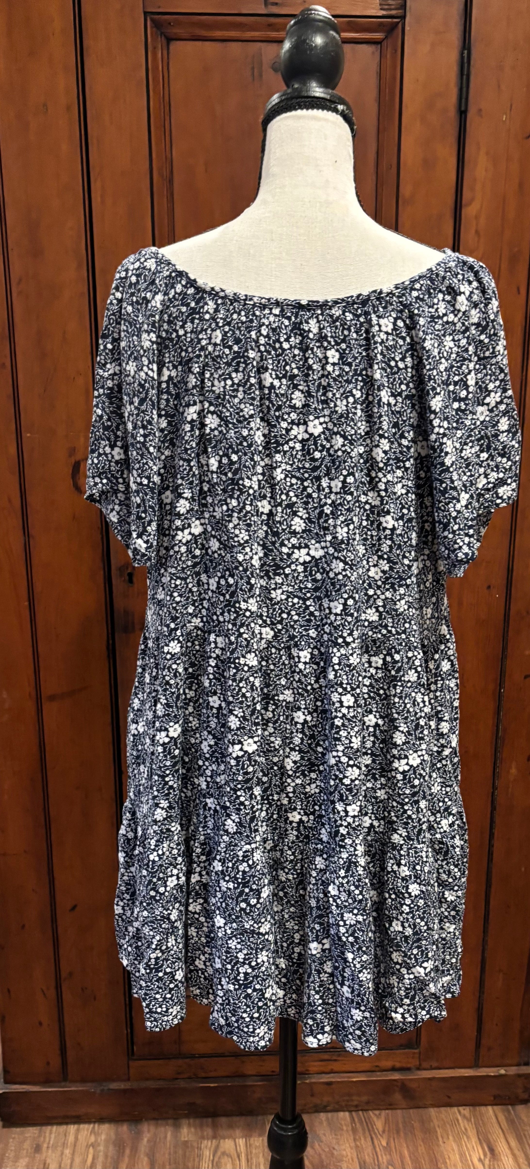 Knox Rose blue floral boho mini dress back view secondhand like new dresses like new Sassy and Chic