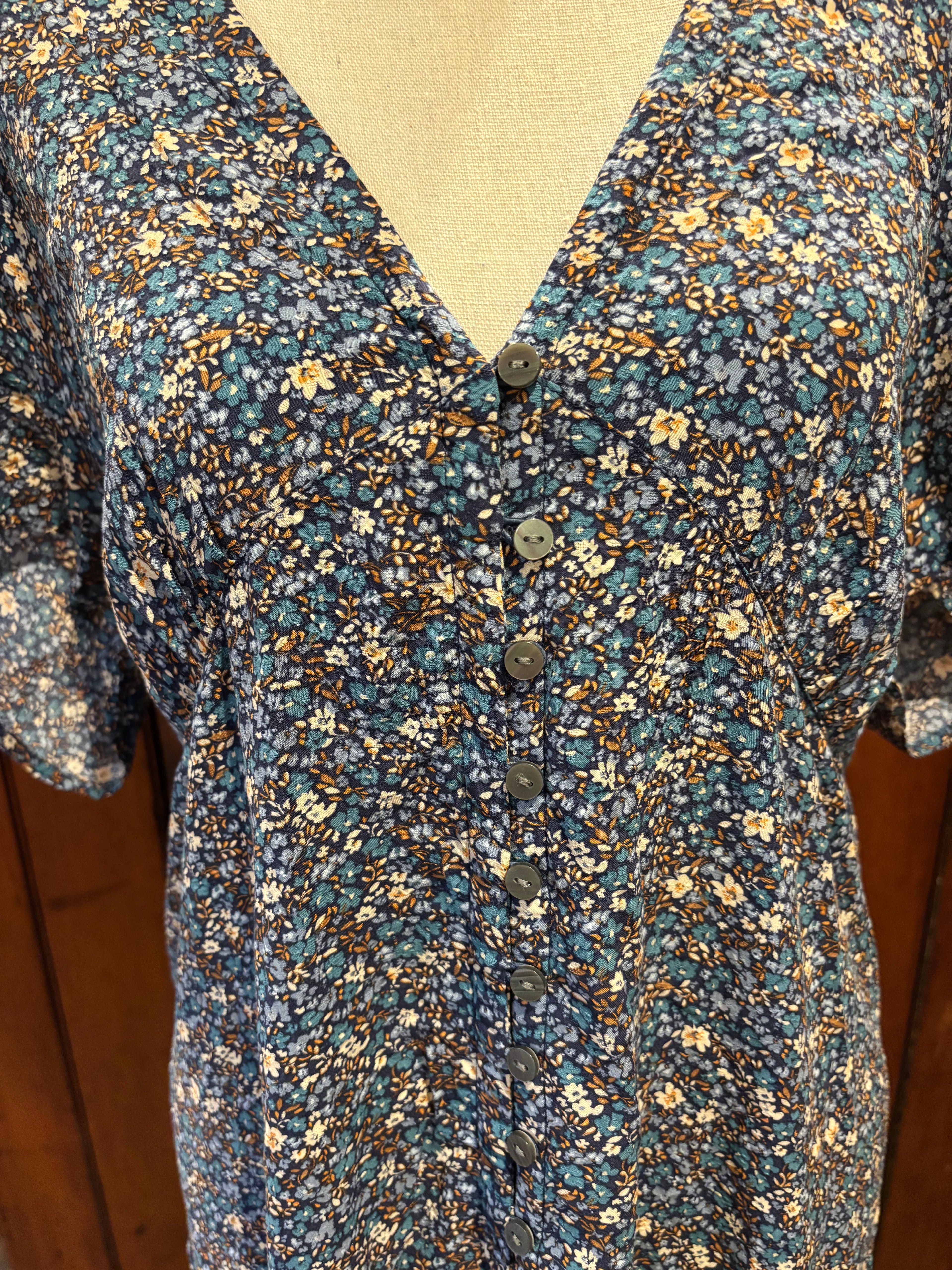 Lucky Brand blue floral maxi dress detail close up beautiful blue floral print tie back Sassy and Chic