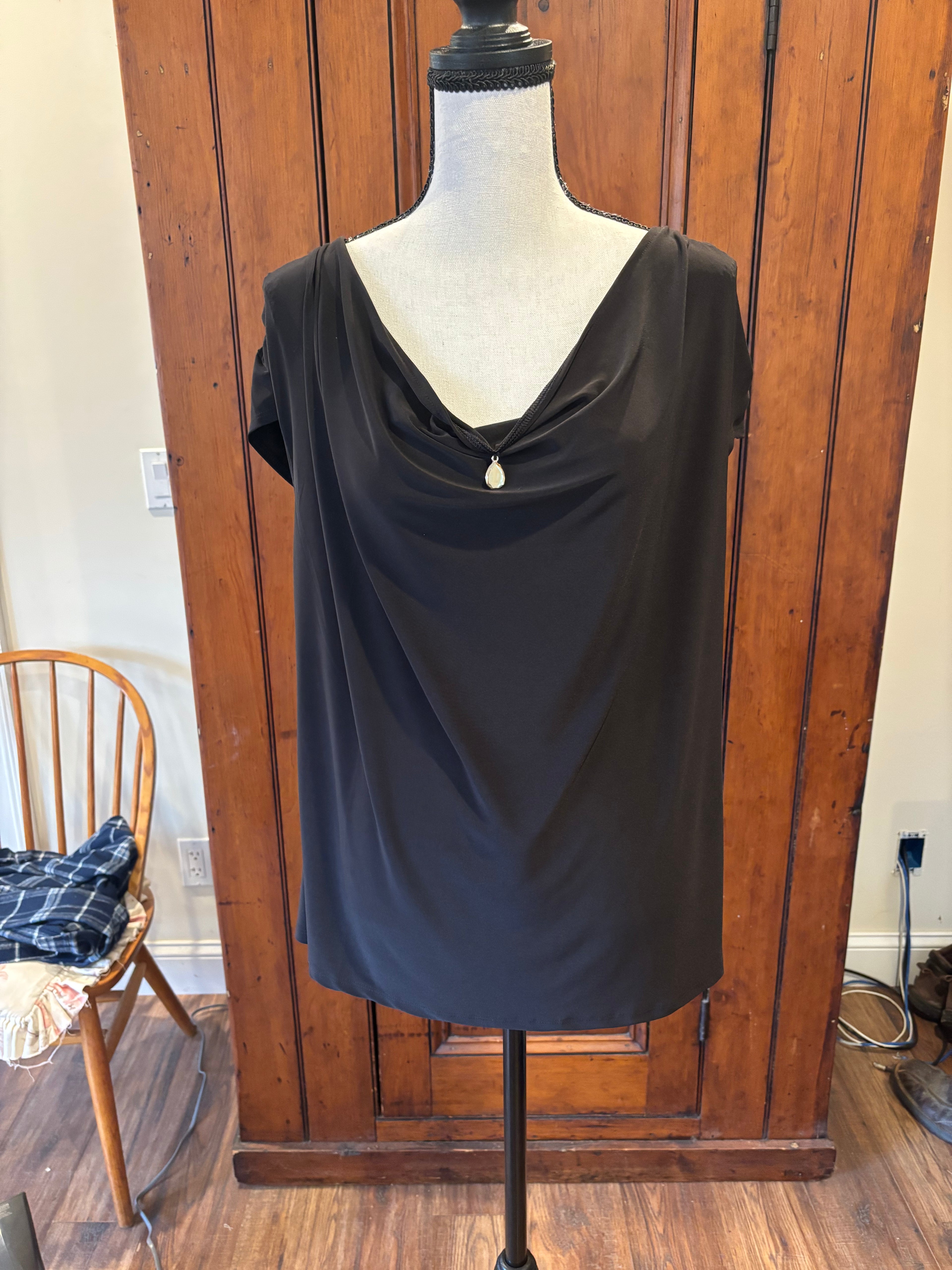 White House Black Market Short Sleeve Blouse, Size Large