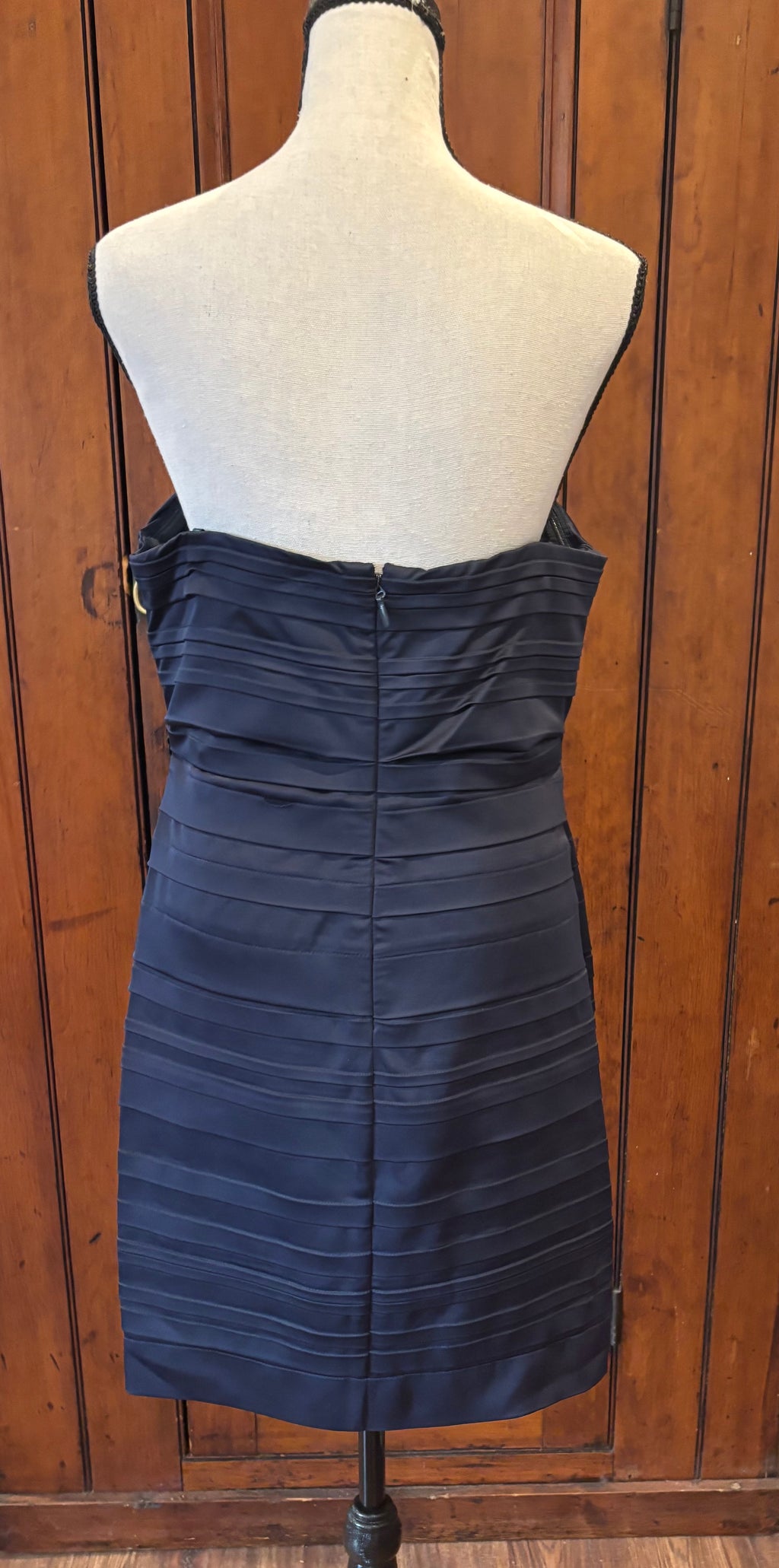 BCBG navy strapless mini cocktail dress back view pre-owned designer cocktail dresses Sassy and Chic