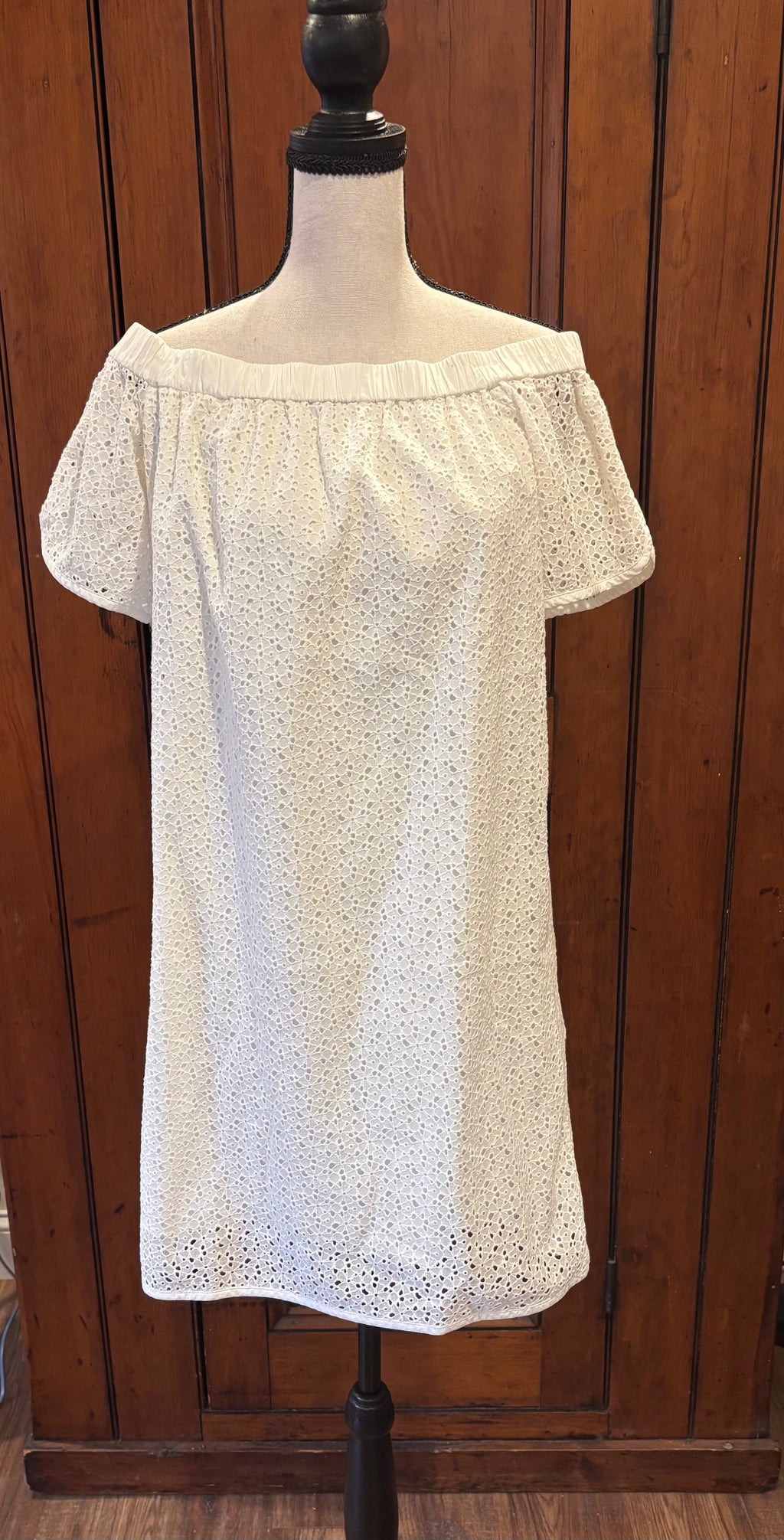 Rag and Bone white eyelet dress front view round neckline short sleeves pre-owned designer dresses Sassy and Chic