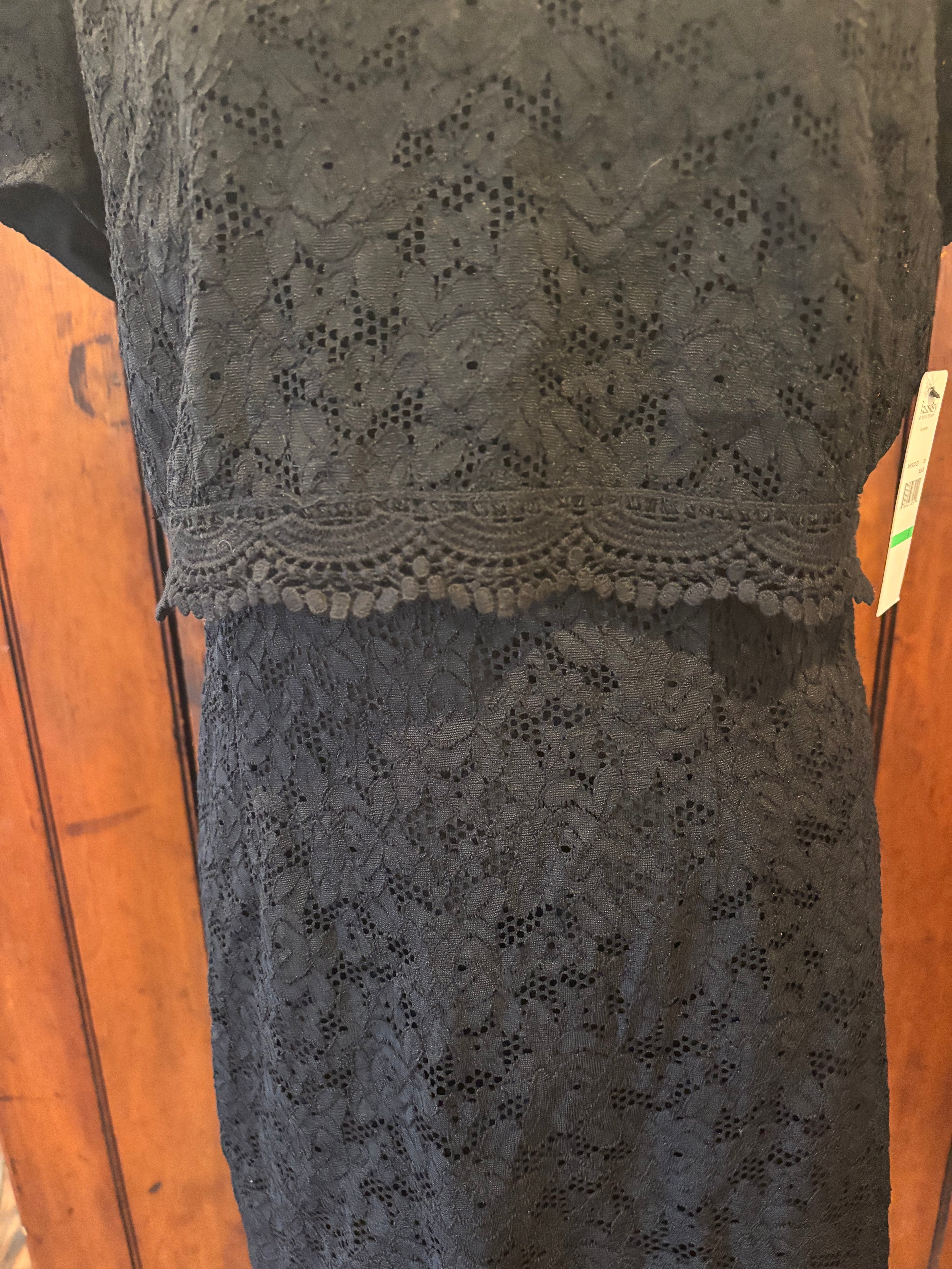 Laundry Shelli Segal black dress detail close up stunning deep V back like new Sassy and Chic