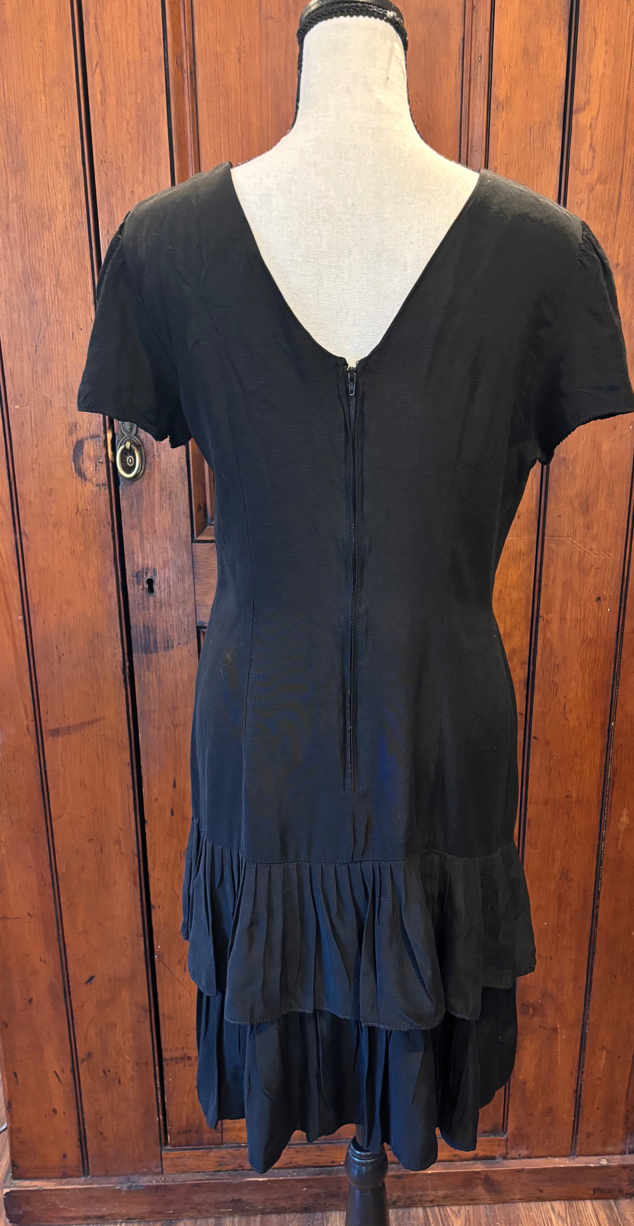 Maggy London black short sleeve dress back view pretty V back detail secondhand dresses Sassy and Chic