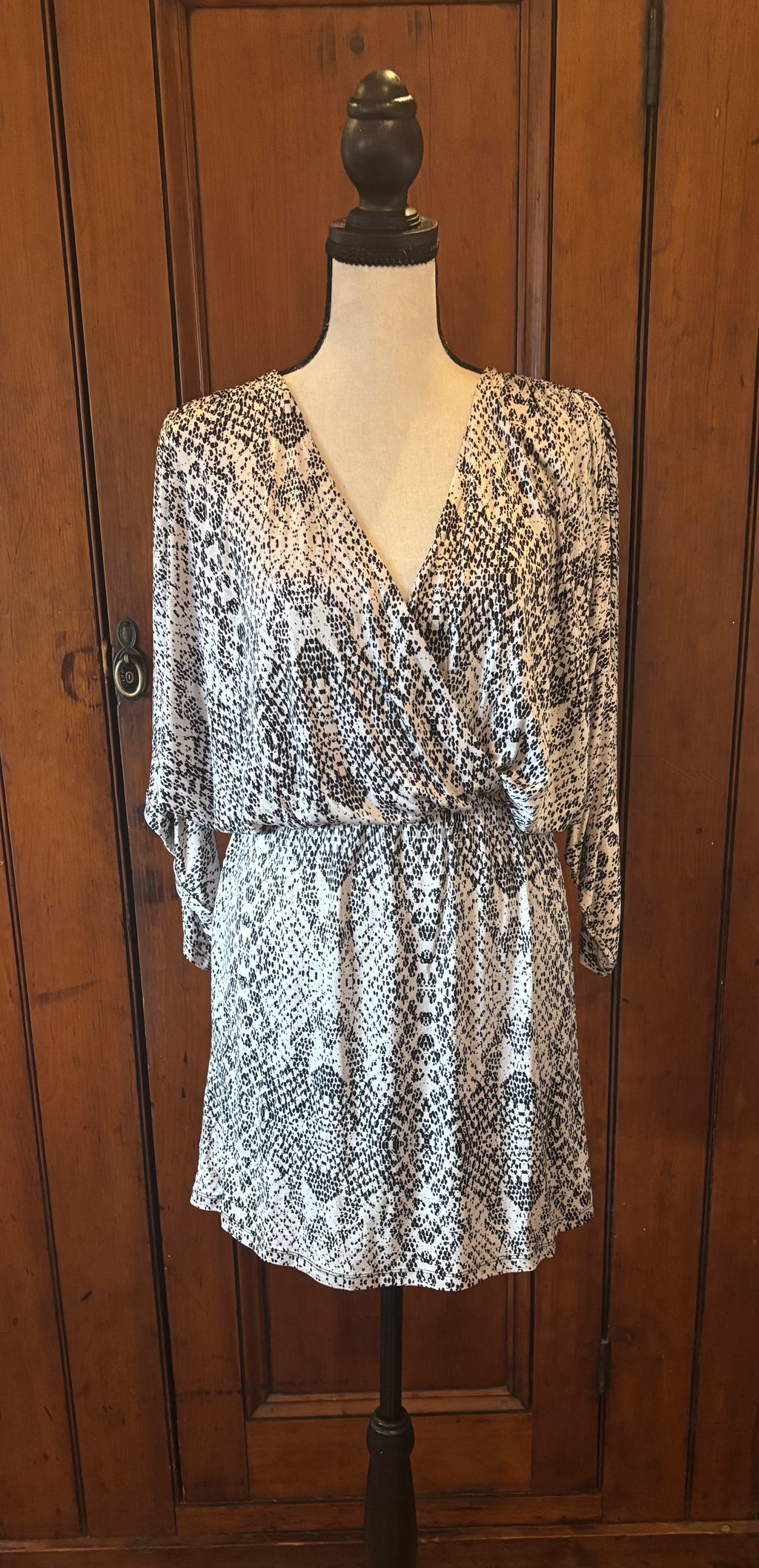 Parker grey white print mini dress front view V-neckline cinched waist pre-loved dresses Sassy and Chic