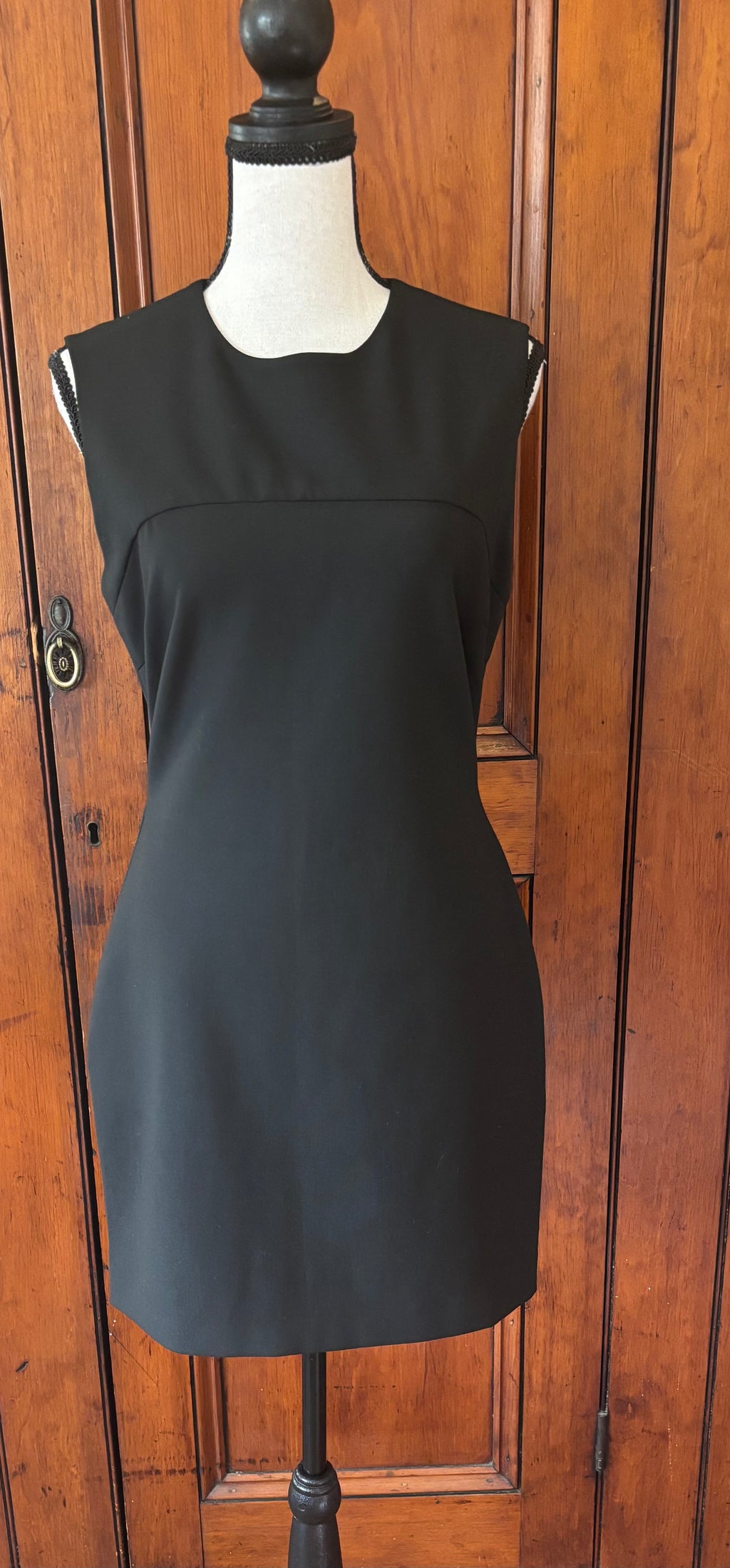 Elizabeth James black sleeveless dress front view round neckline pre-loved designer cocktail dresses Sassy and Chic