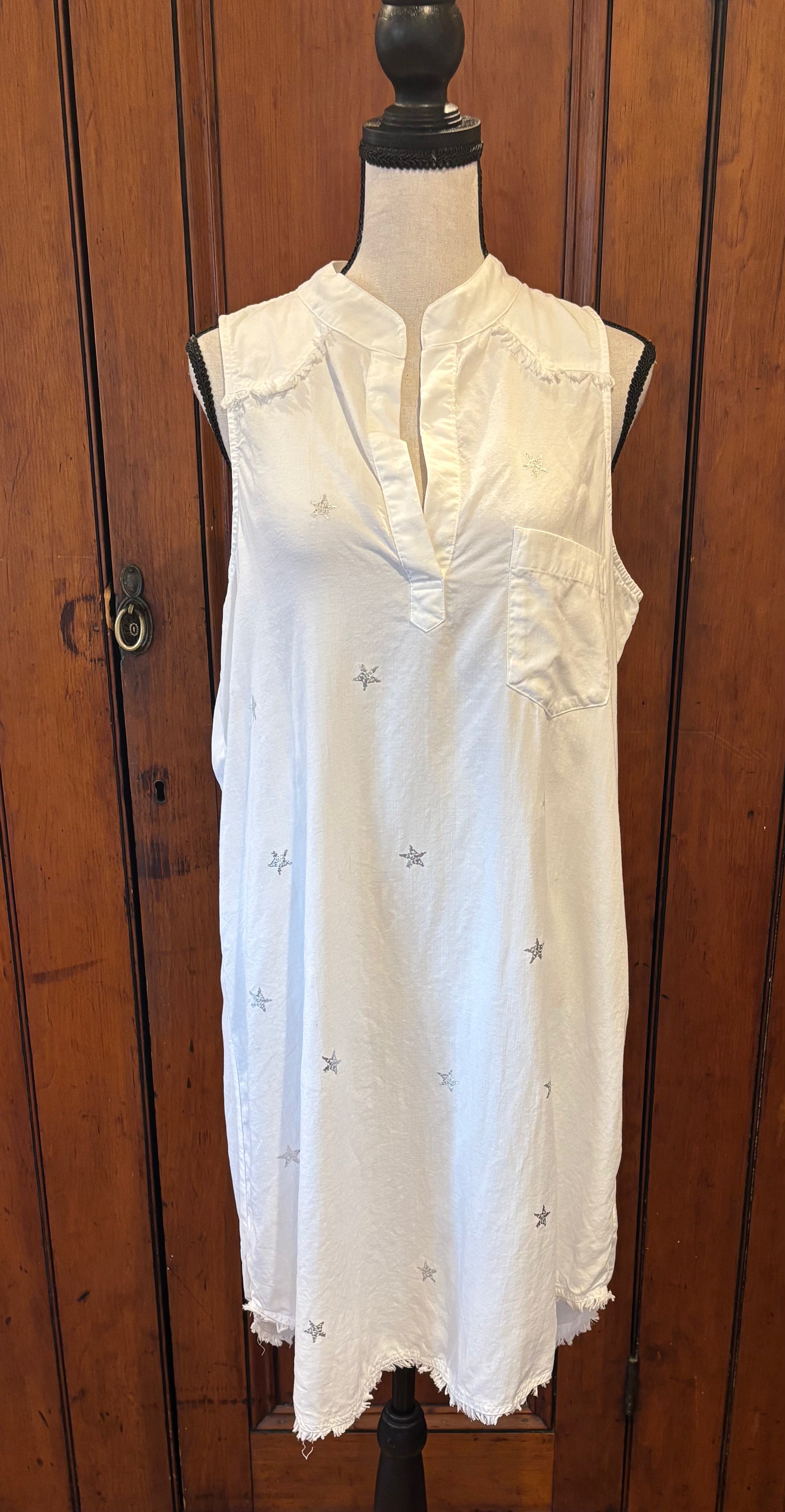 Cloth and Stone white silver star print dress front view front pocket thrifted dresses Sassy and Chic