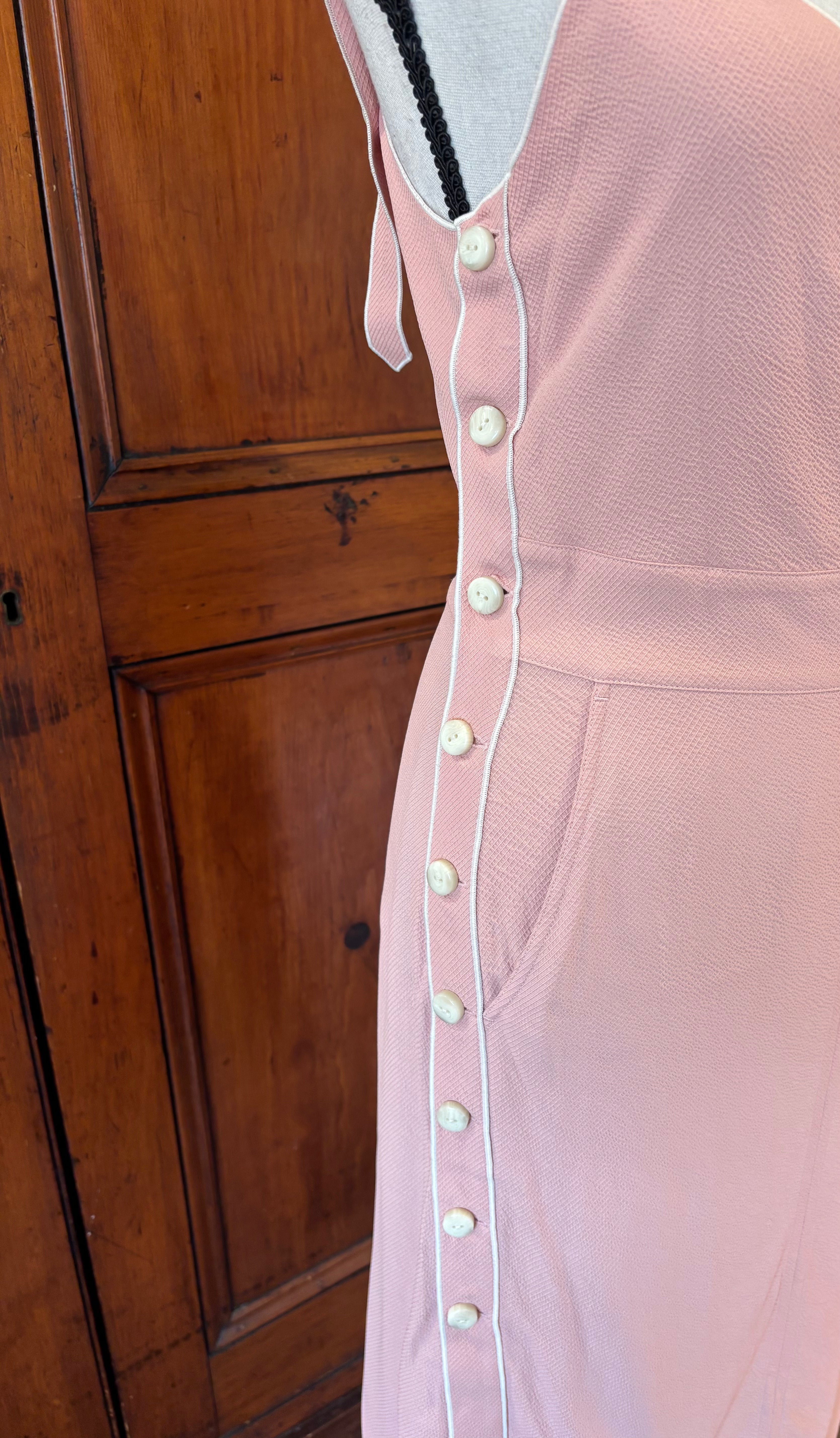 Rag and Bone pink midi dress detail close up charming side buttons pockets V-neckline Sassy and Chic