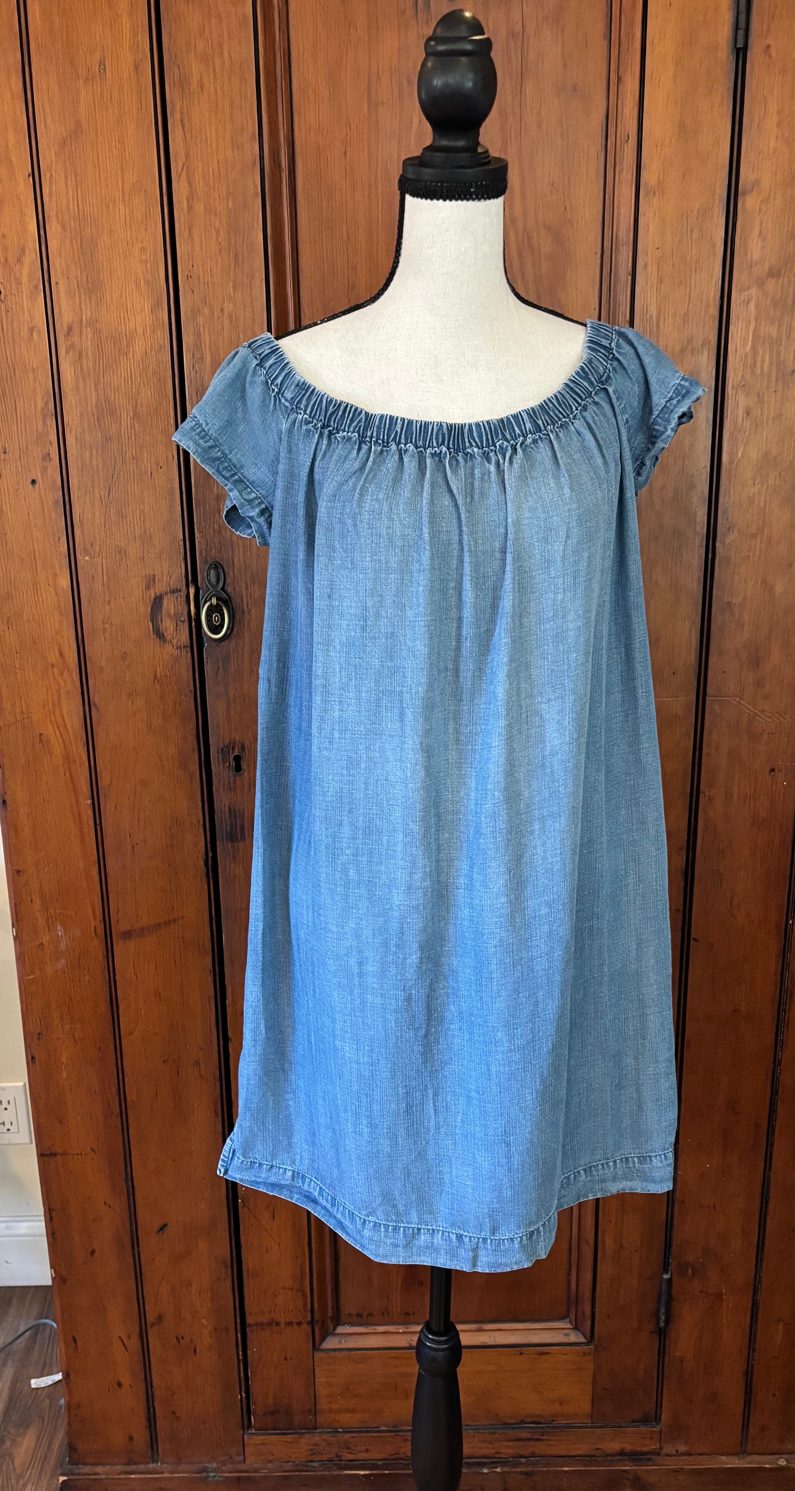 Cloth and Stone denim blue dress front view off shoulder silhouette pre-loved dresses Sassy and Chic
