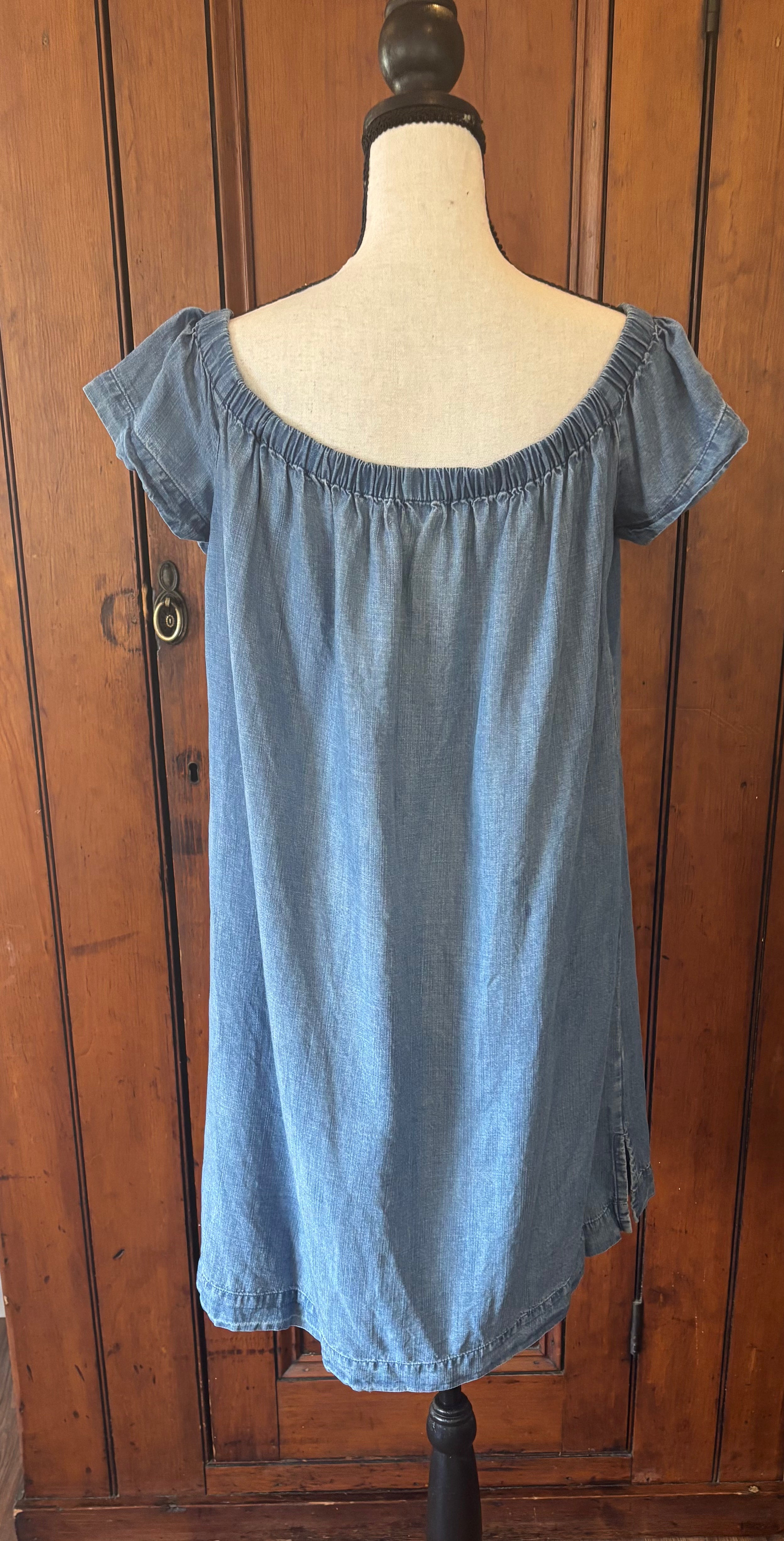 Cloth and Stone denim blue dress back view pre-loved dresses like new Sassy and Chic