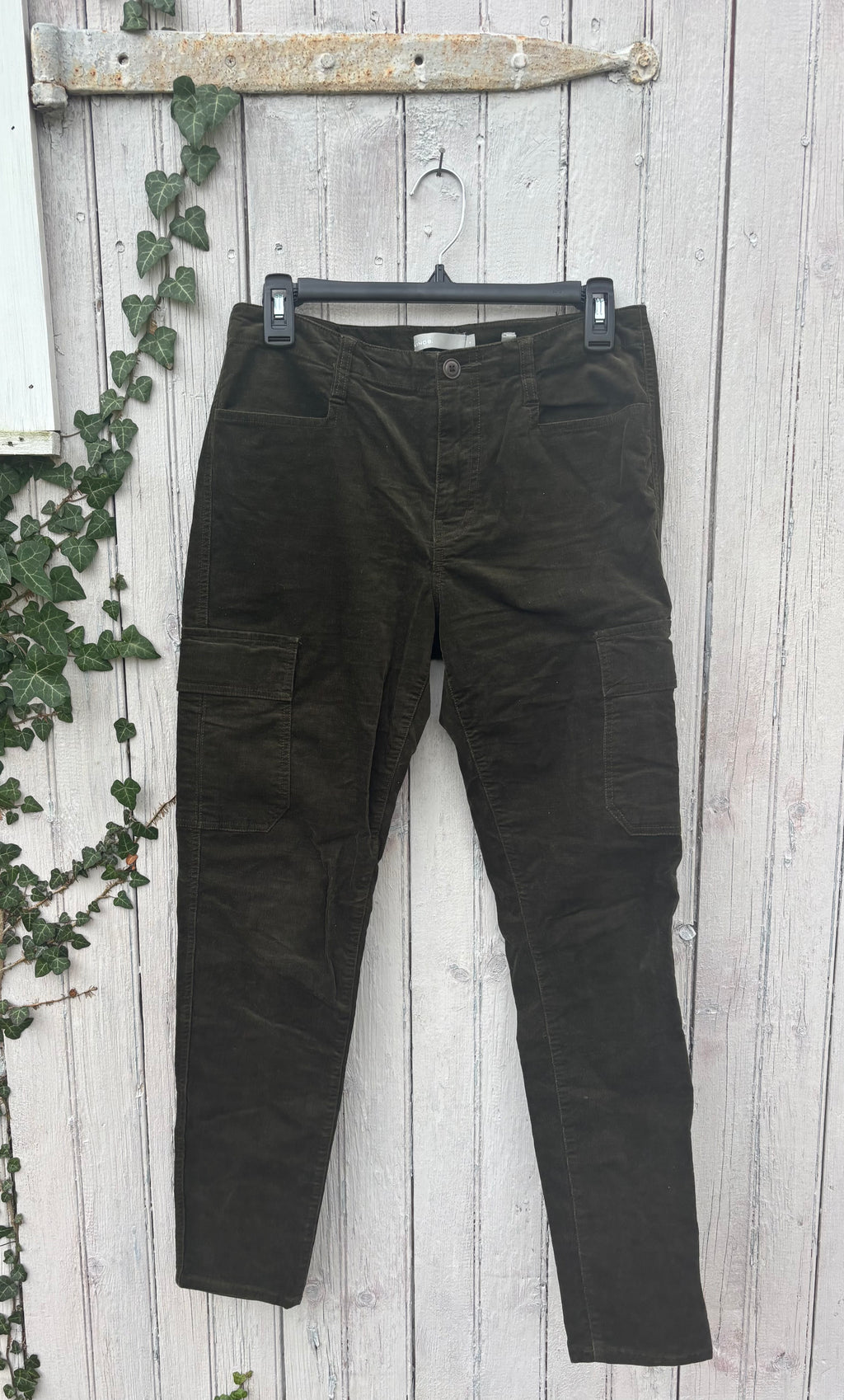 Vince. Cargo Pant, Size 4