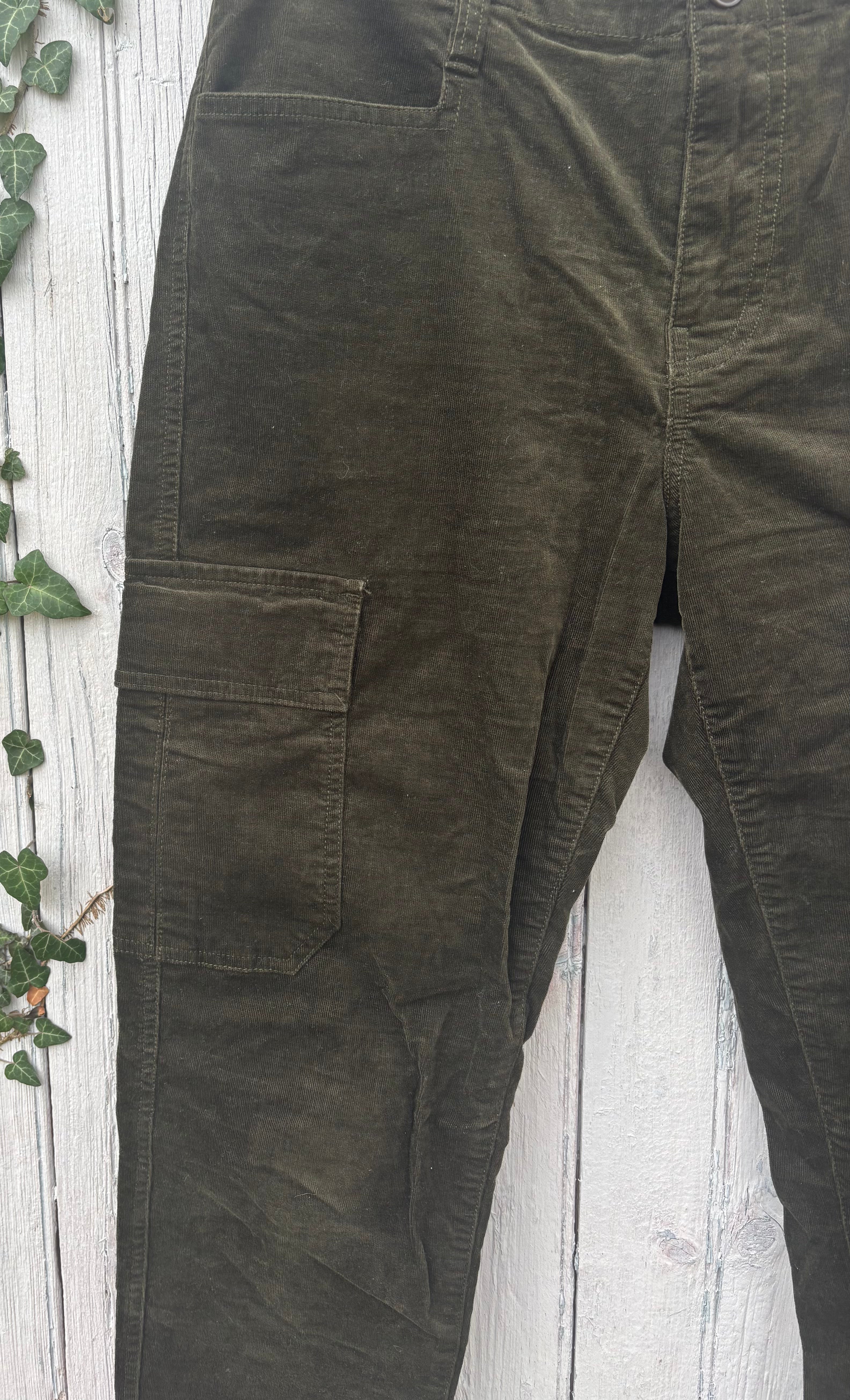 Vince. Cargo Pant, Size 4