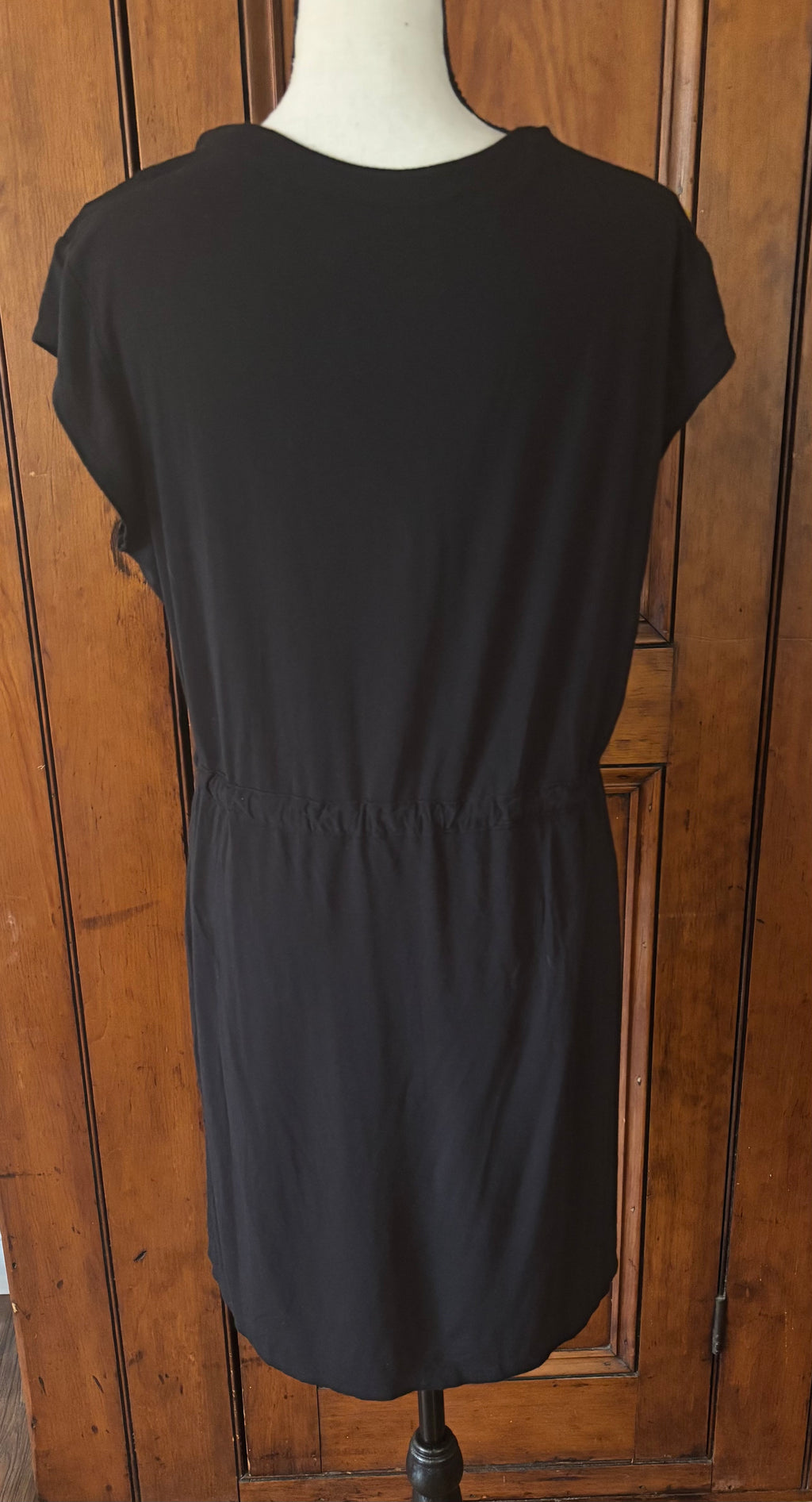Nicole Miller black short sleeve mini dress back view secondhand like new dresses Sassy and Chic