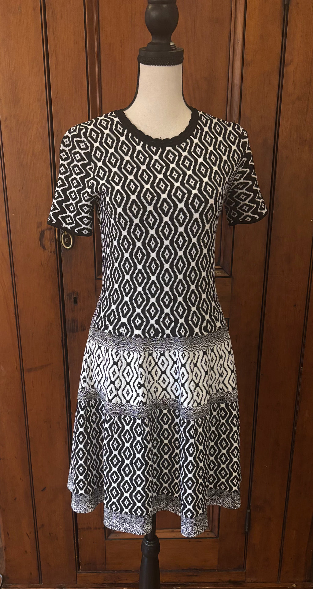 Saks Fifth Avenue black white geometric fit and flare dress front view round neckline pre-owned dresses Sassy and Chic