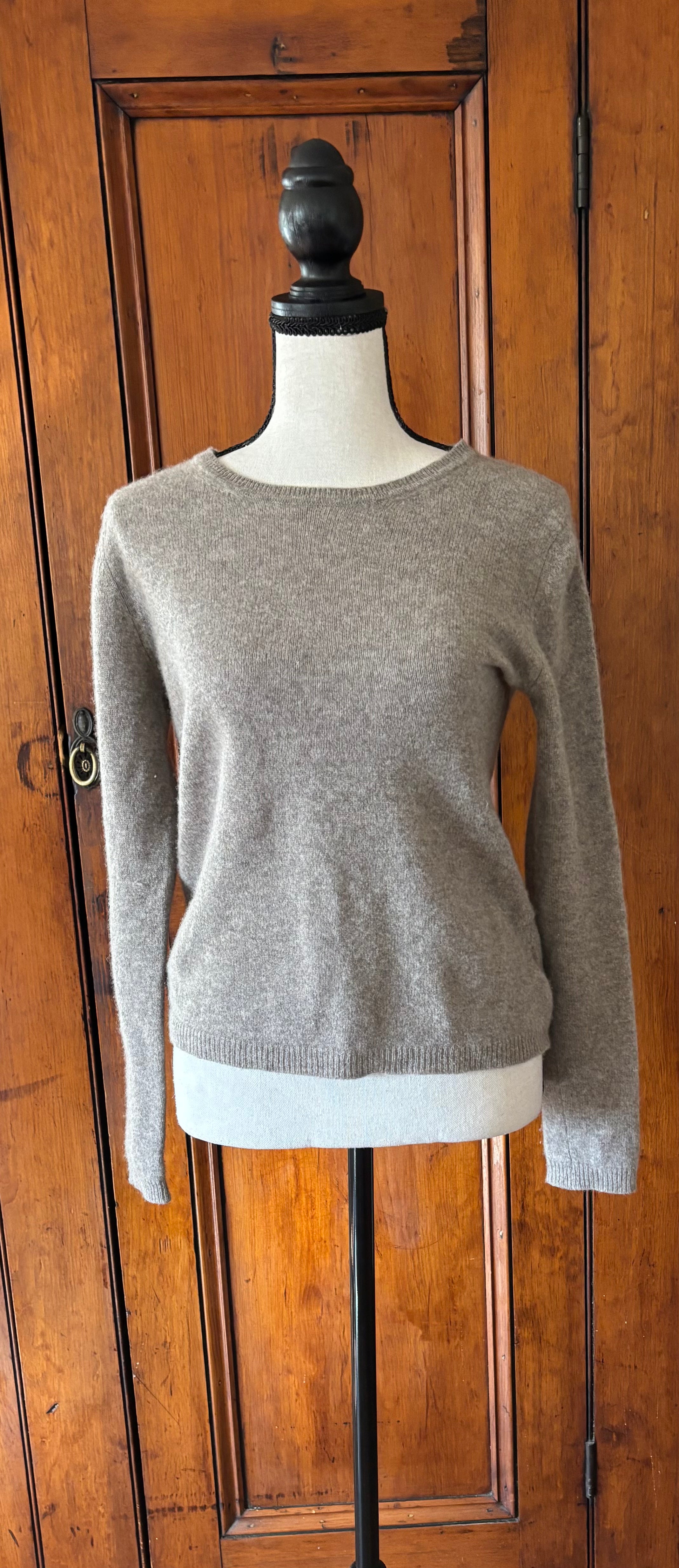 Tahari Cashmere Sweater, Size Small