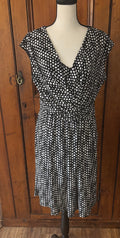 Tommy Hilfiger black white print midi dress front view V-neckline secondhand like new dresses Sassy and Chic