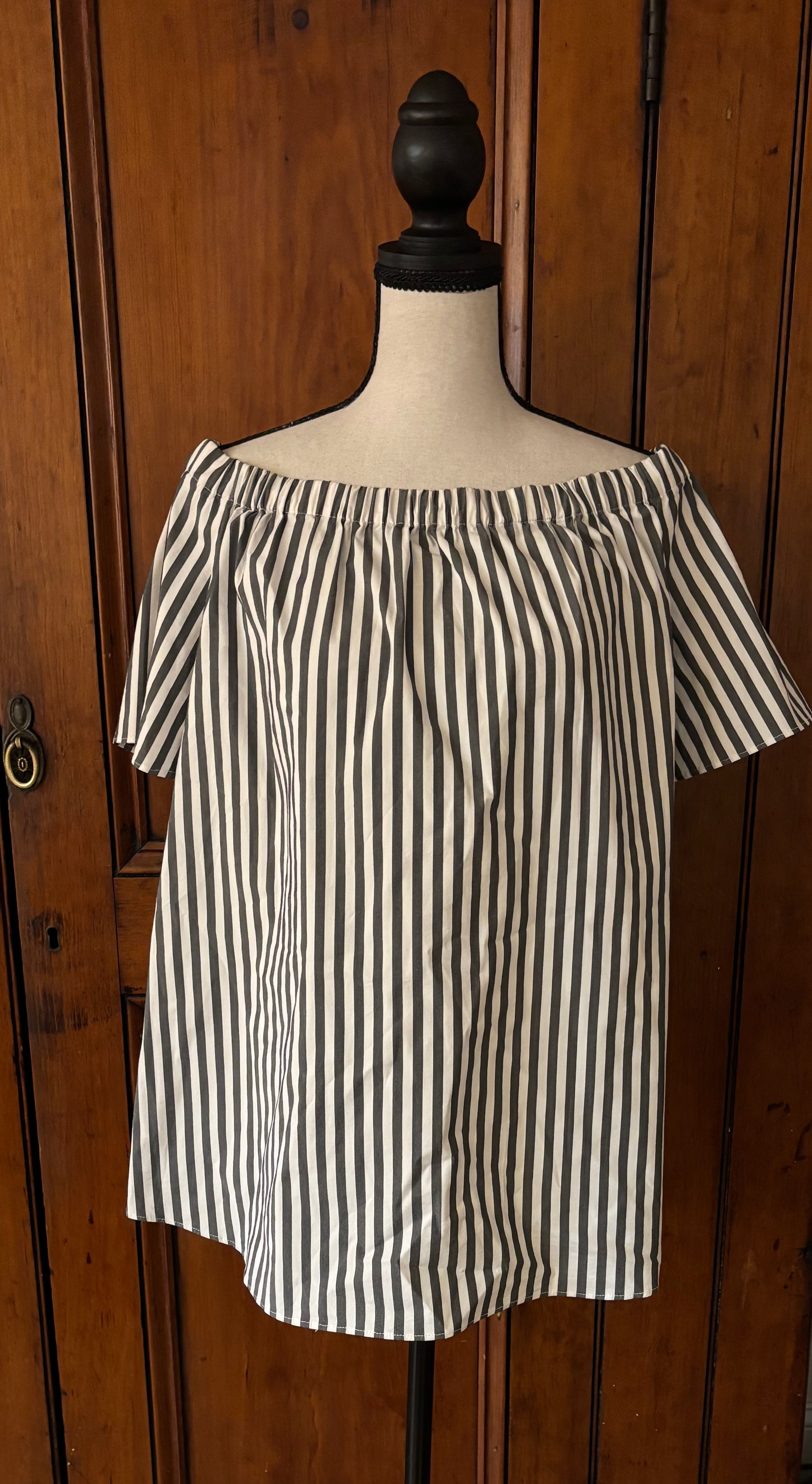 Vince Camuto Short Sleeve Top, Size Large
