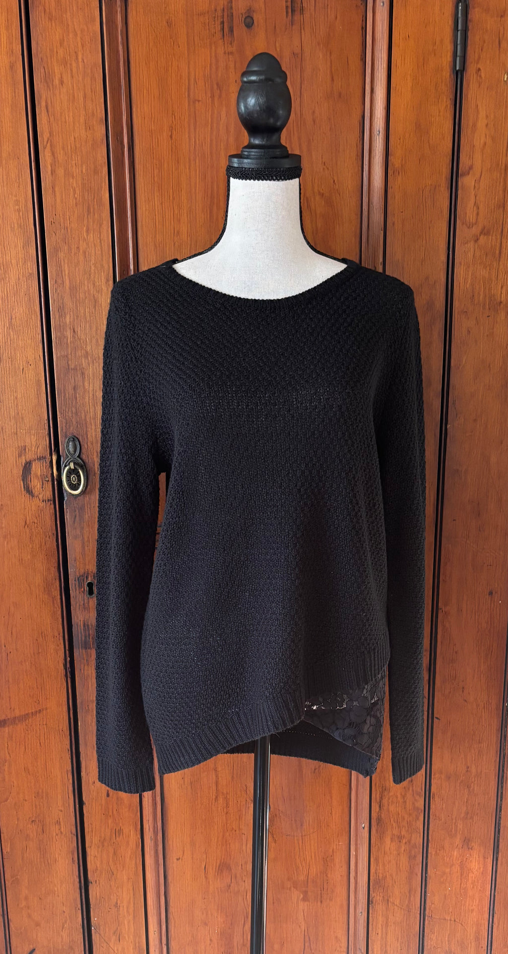 Poppy Pullover Sweater, Size Medium