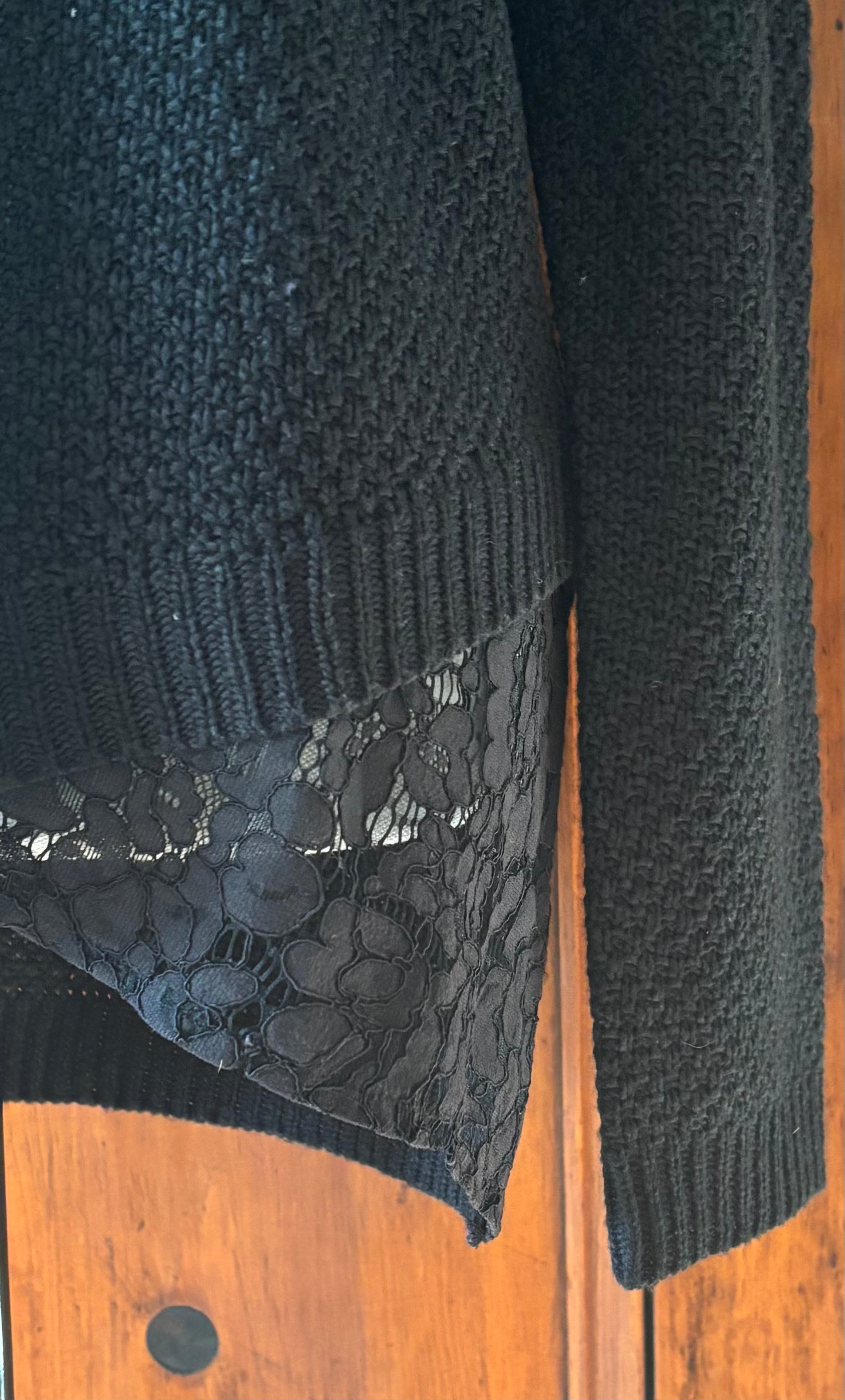 Poppy Pullover Sweater, Size Medium