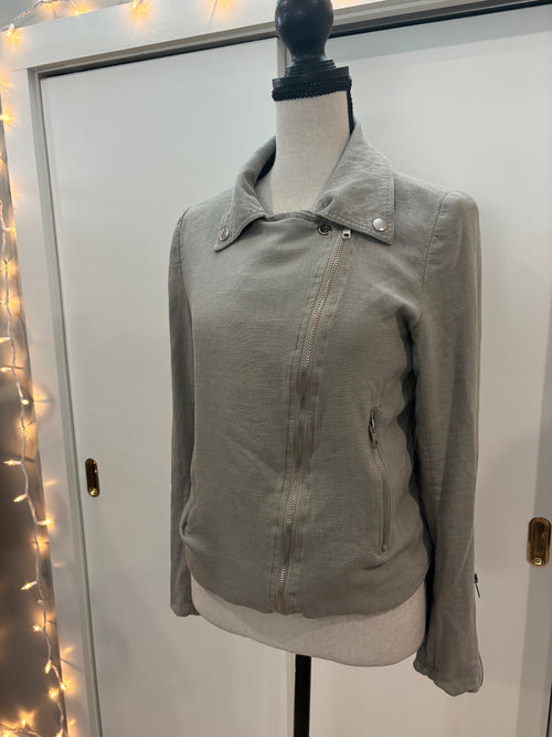 Ellison zip up jacket detail close up zip up front beautiful detailing pre-owned jackets like new Sassy and Chic