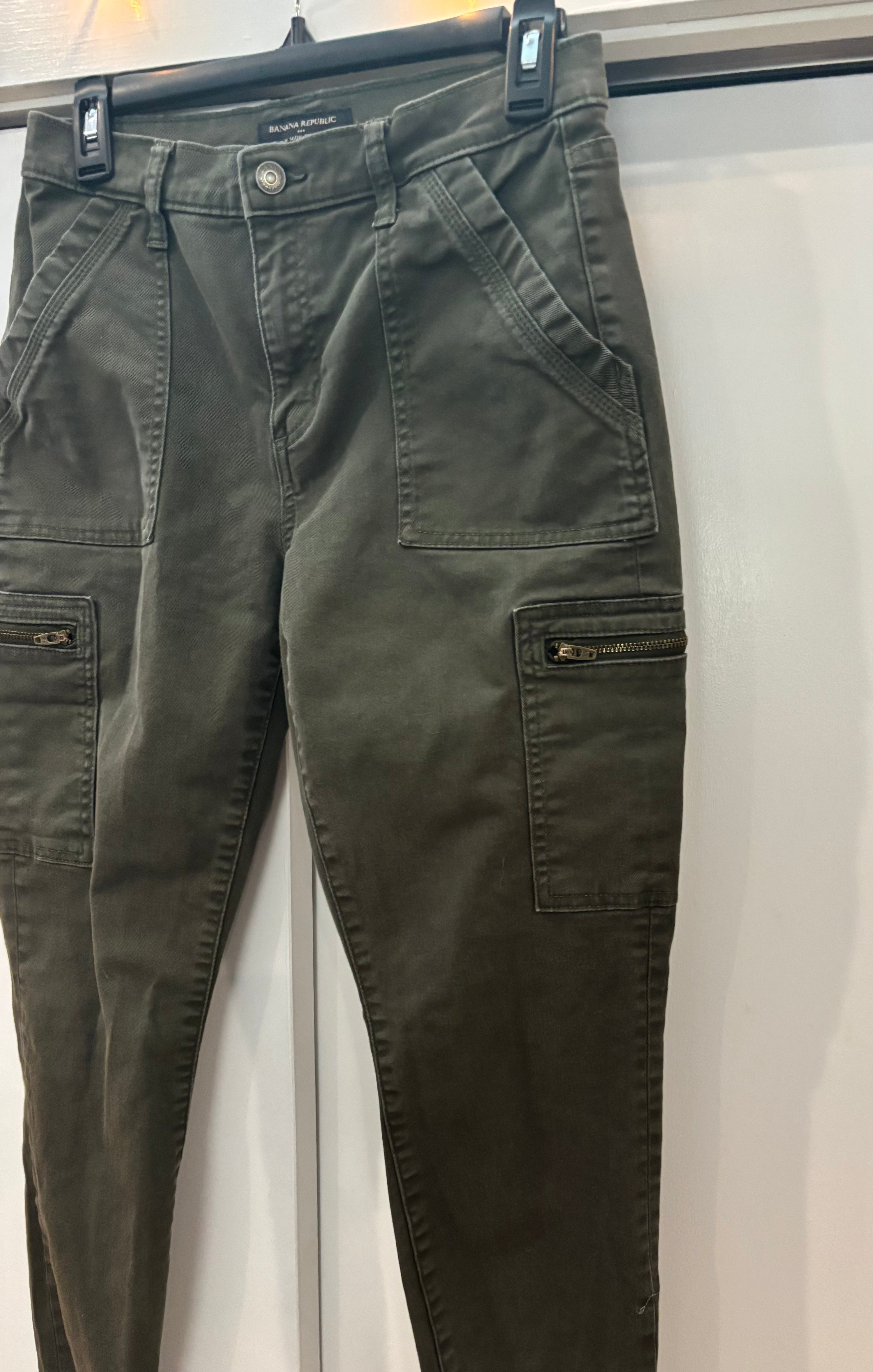 Banana Republic Factory Store Cargo Pants, Size 2