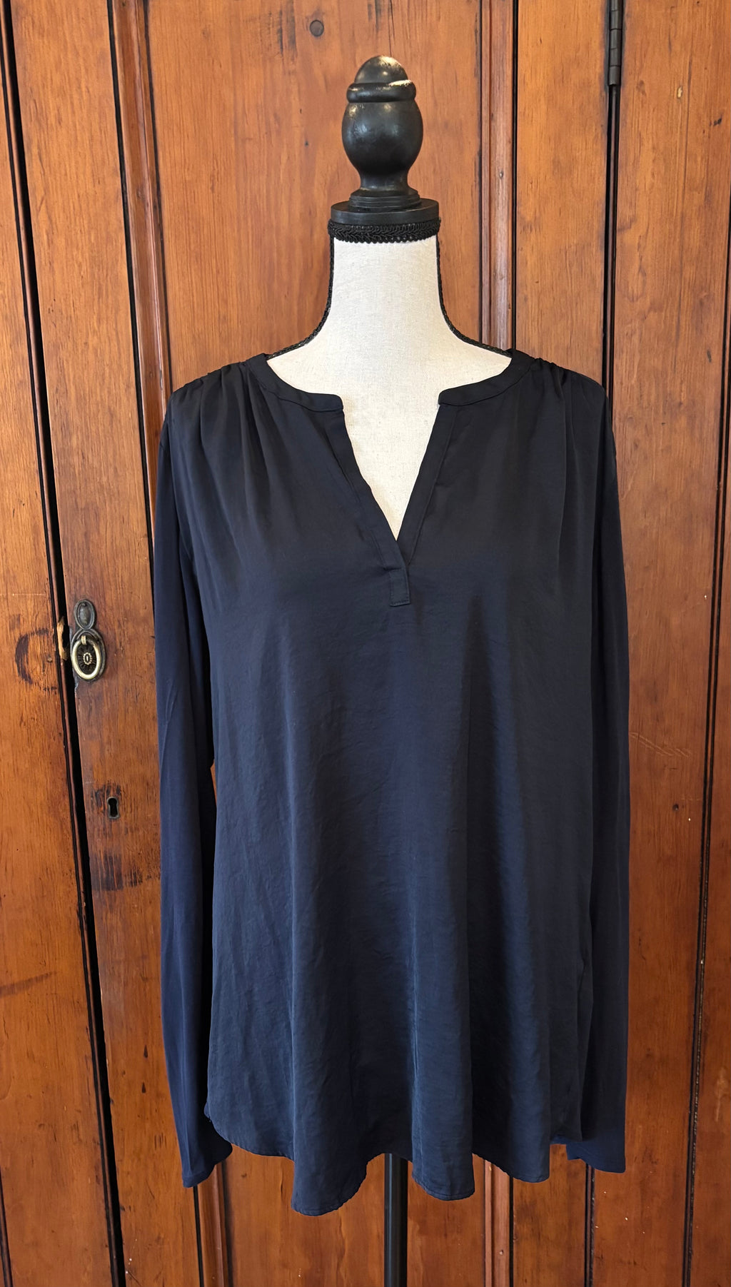 Banana Republic navy blue v-neck top front view long sleeve like new thrifted tops Sassy and Chic