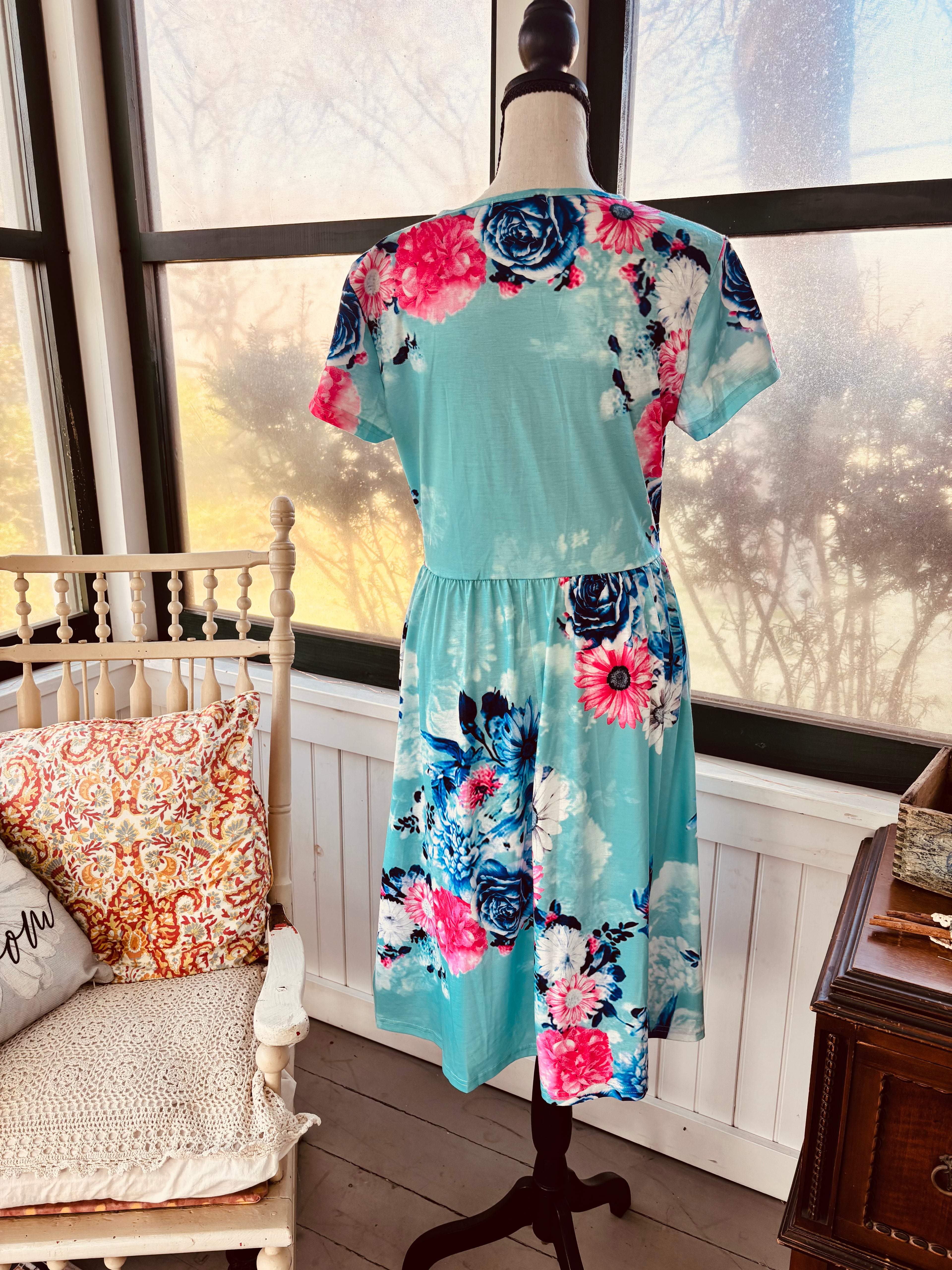 Pre-loved dresses like new.  OUGES turquoise floral wrap midi dress periwinkle pink flowers V-neck pockets like new pre-loved Sassy and Chic