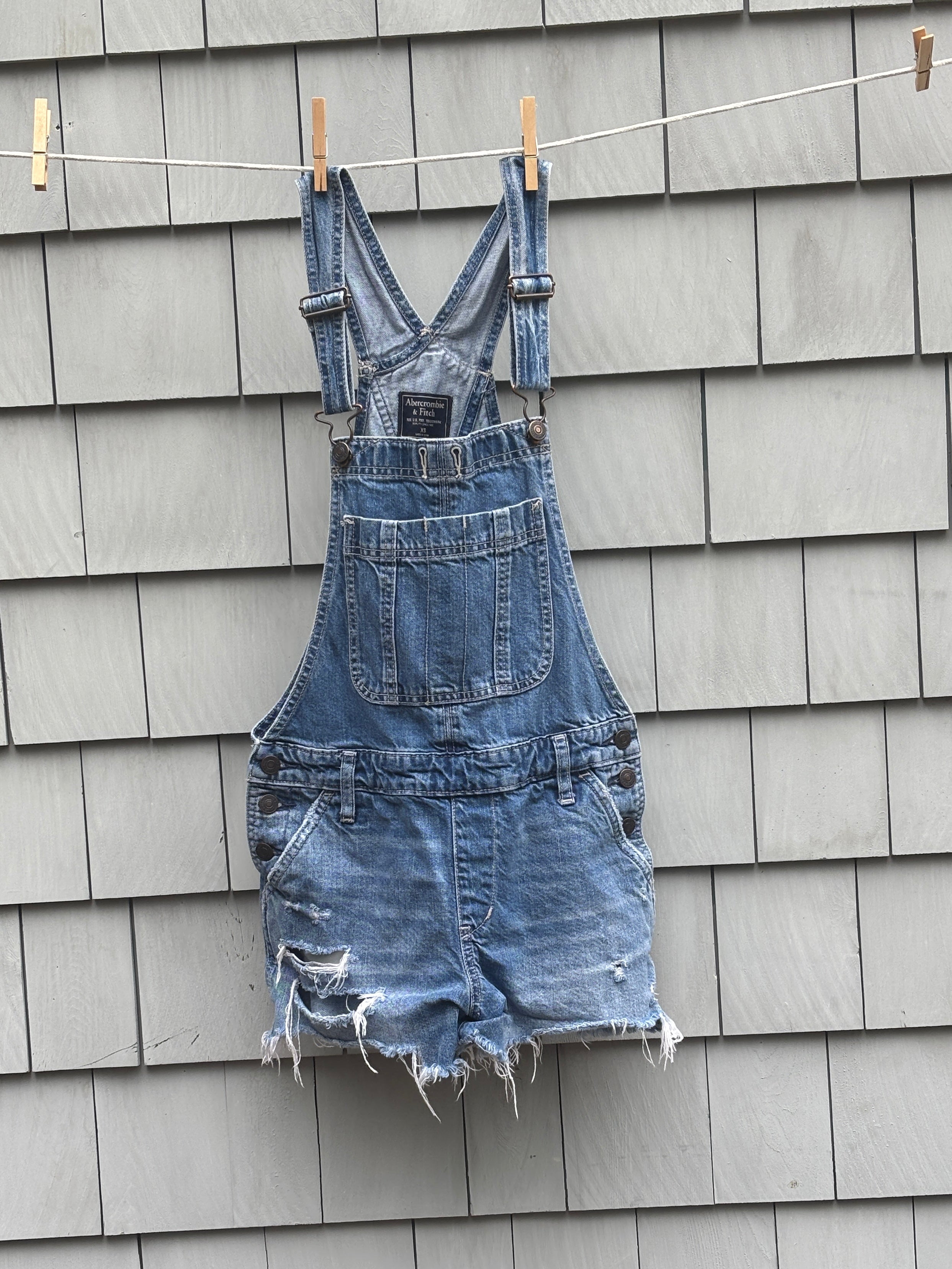 Abercrombie & Fitch Distressed Denim Overall Shorts | Medium Wash | Size XS | Like New