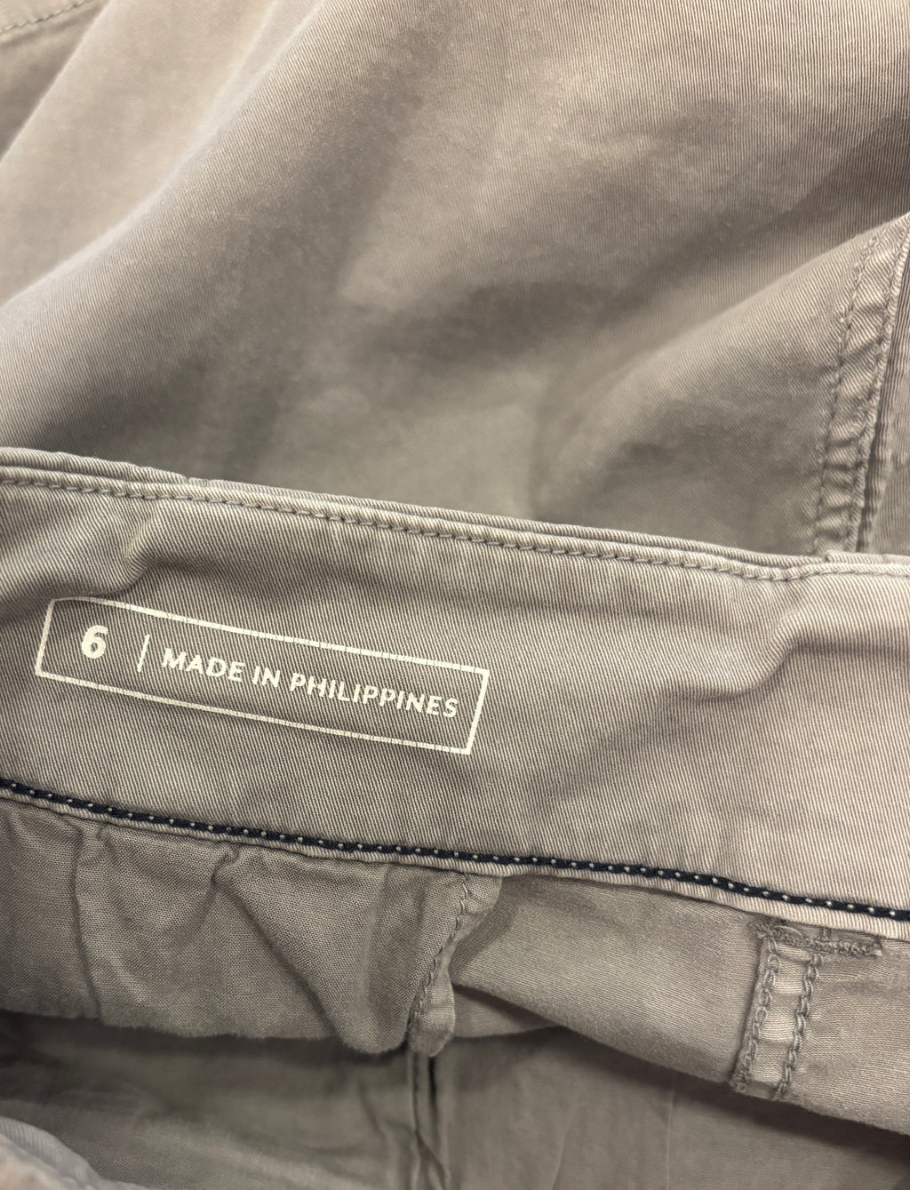 Vineyard Vines Classic Twill Shorts | Grey | Size 6 | Like New