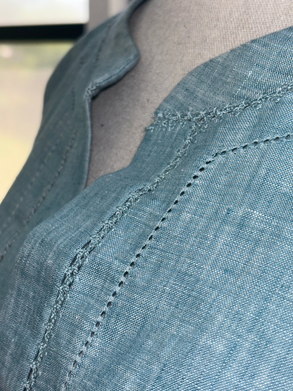 Dana Buchman Linen Top | Oasis Teal Blue Embroidered V-Neck | Size L | New With Tags