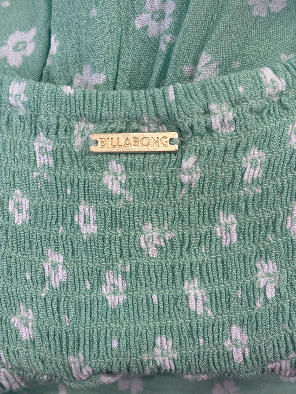 Billabong Smocked Floral Midi Dress | Green Daisy Print | Size M | Like New