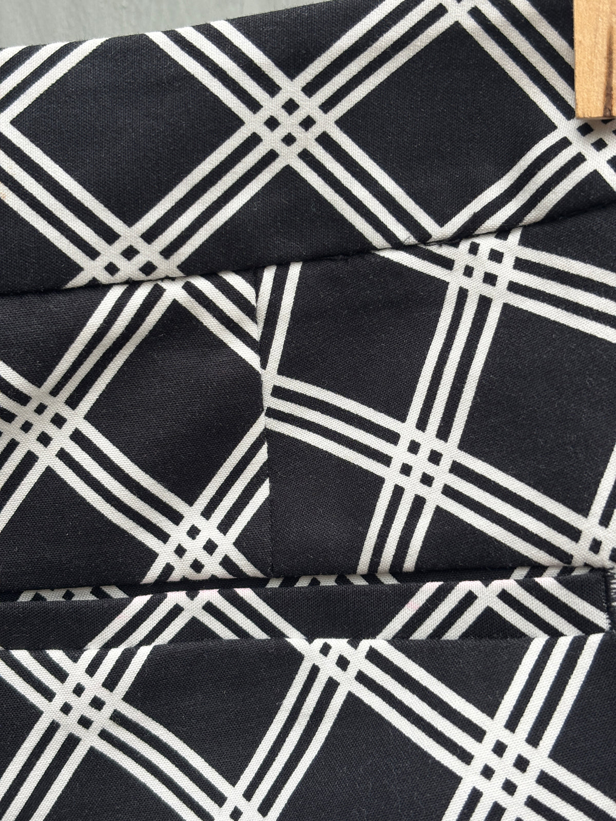 Express Columnist Crop Pant | Black & White Diagonal Plaid | Size 8 | New With Tags