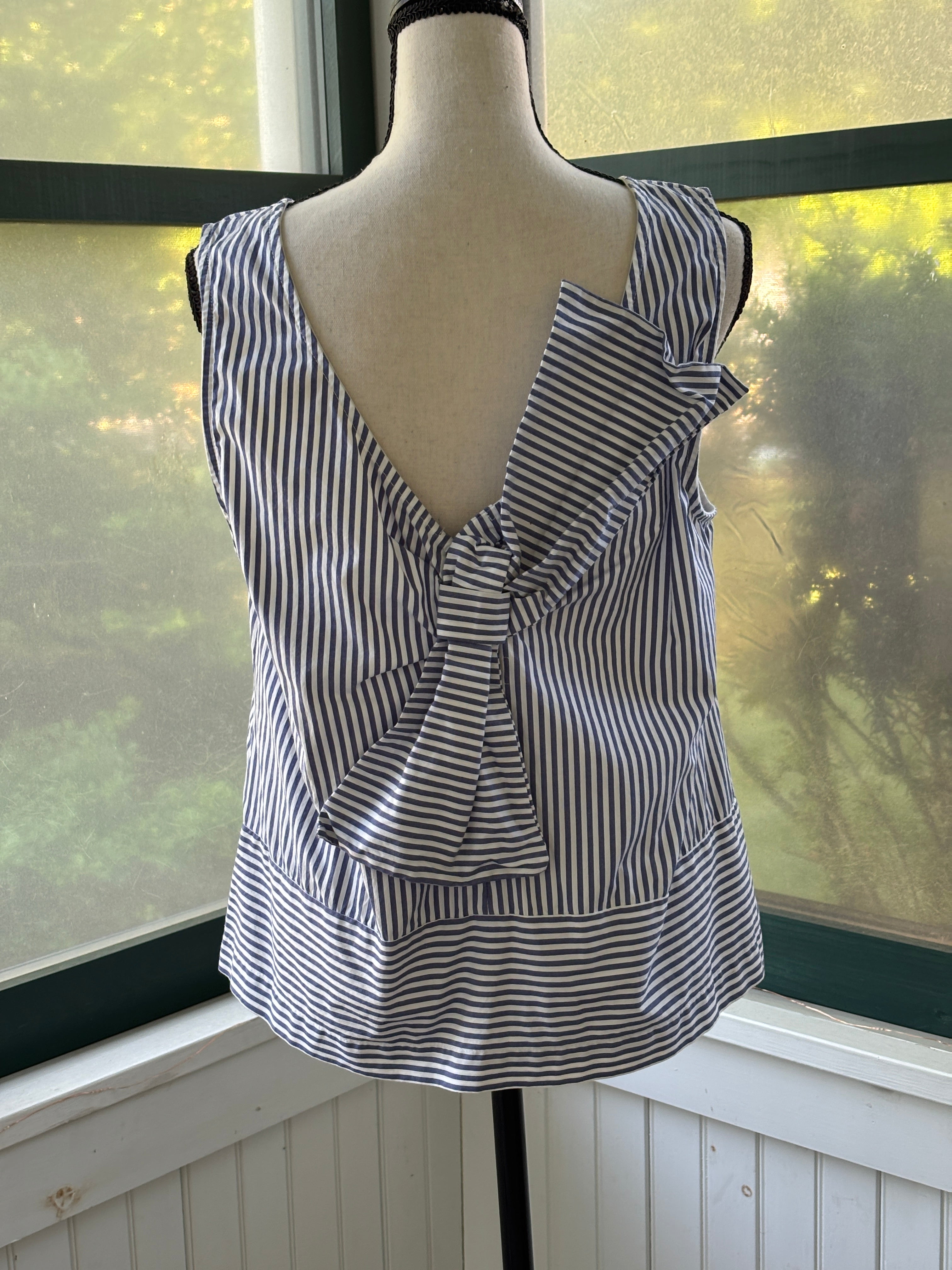 Vineyard Vines Navy & White Stripe Sleeveless Top | Back Bow Ruffle | Size 10 | Like New