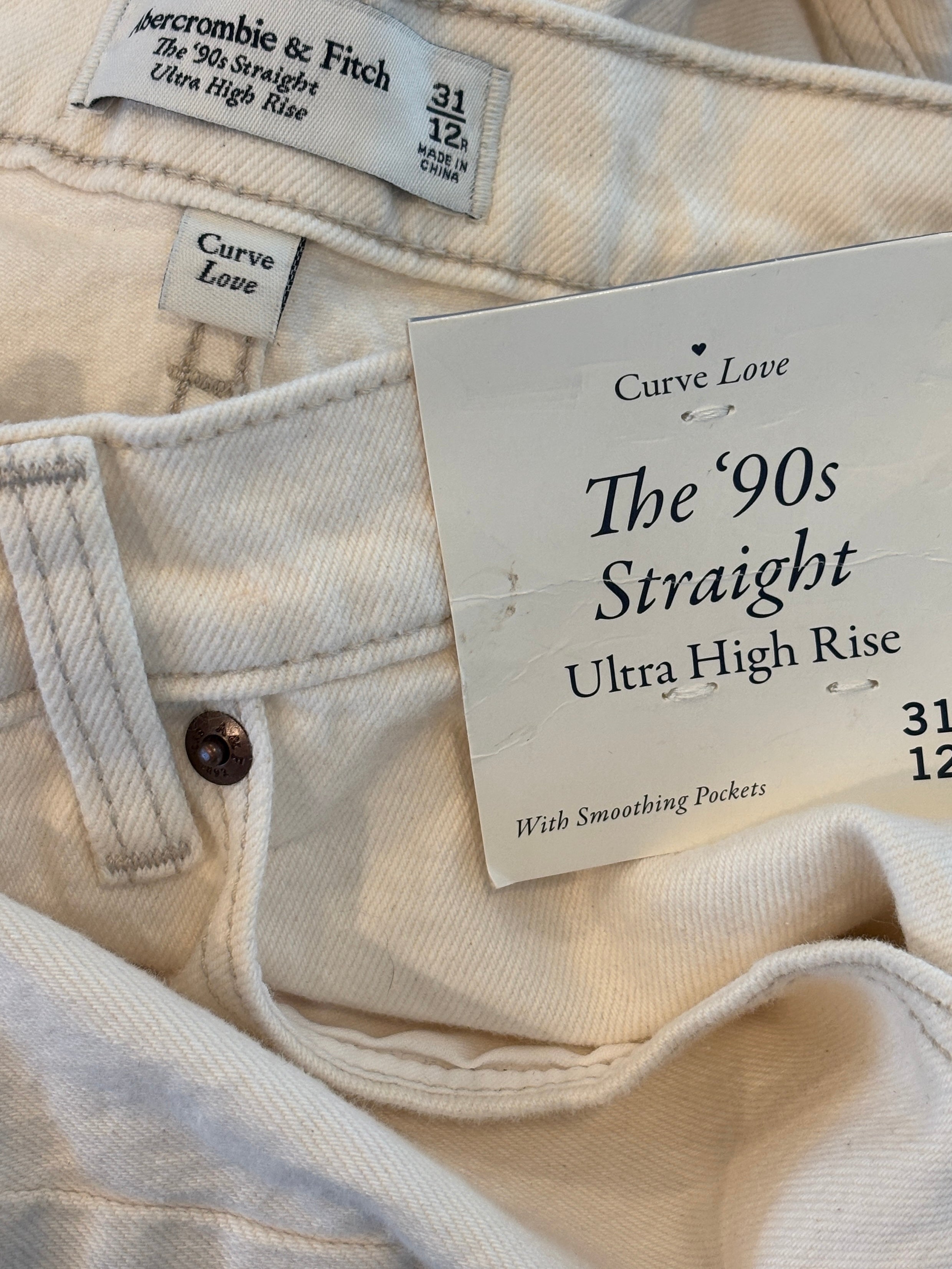 Abercrombie & Fitch Ultra High Rise Jeans | Cream | Curve Love | Size 31/12R | New with Tags