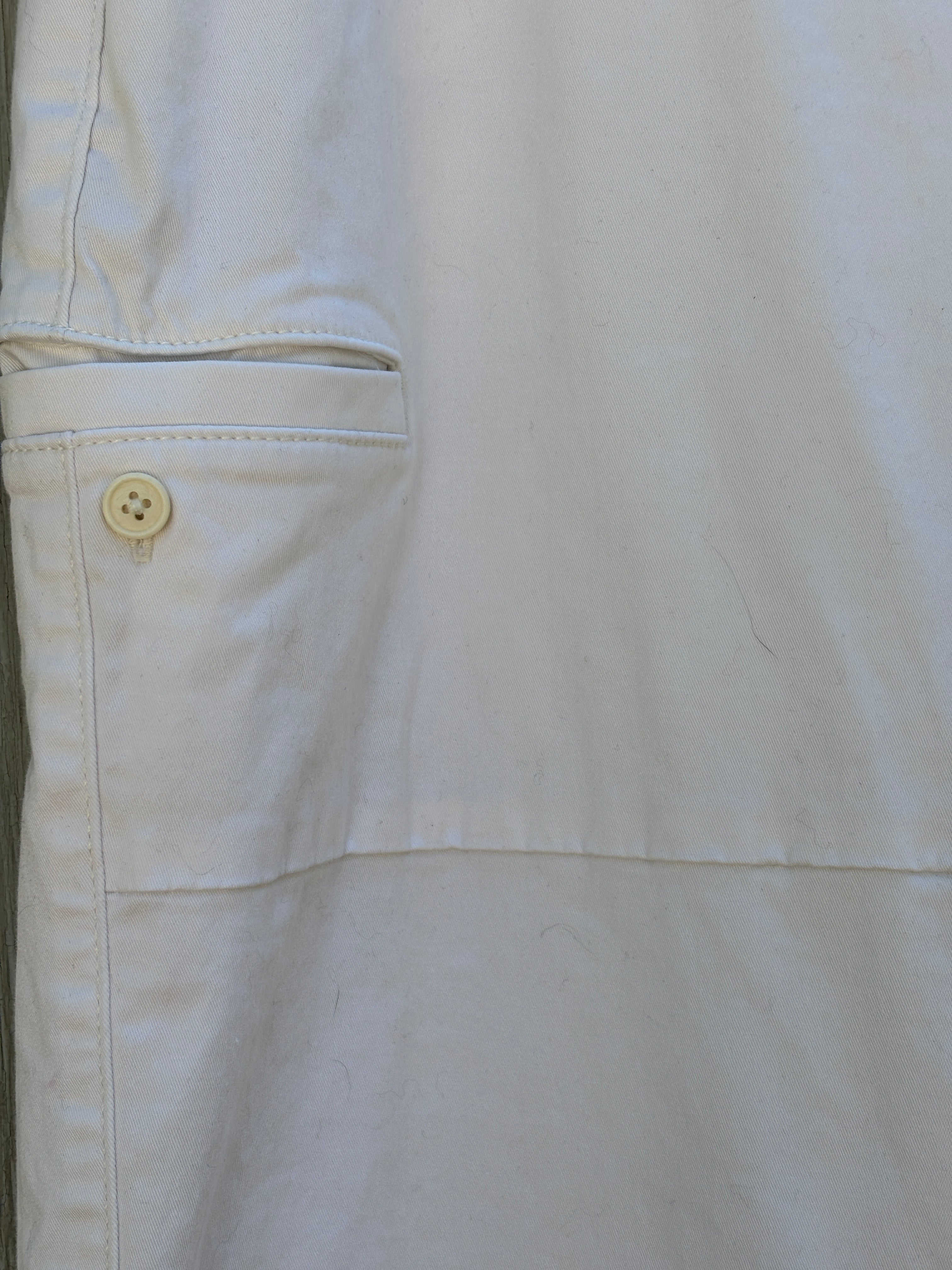 Abercrombie & Fitch Relaxed Cargo Pant | Cream | Size 29 (Size 8) | Like New