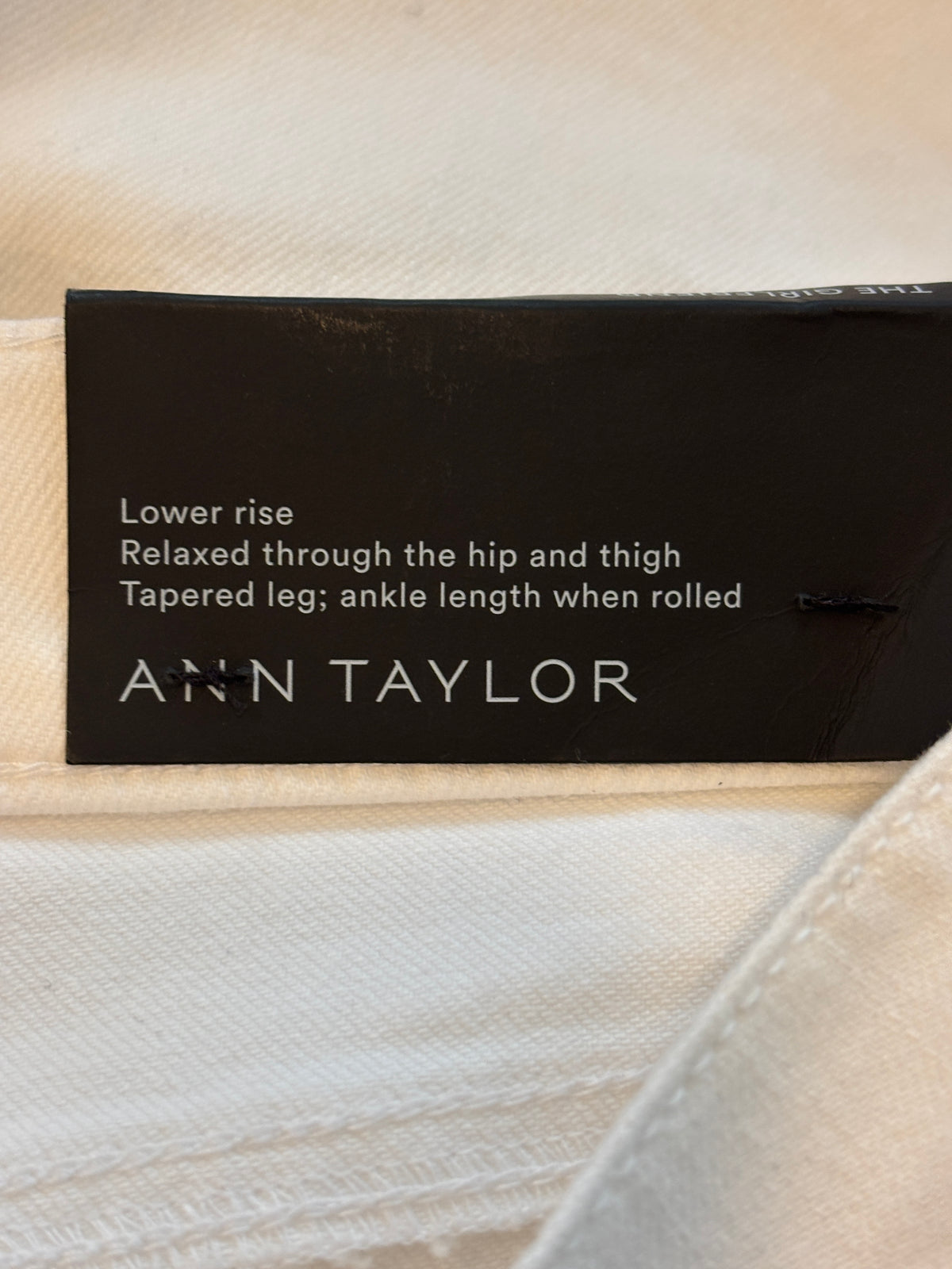 Ann Taylor The Girlfriend Jeans | White Floral Embroidery | Size 6 | New with Tags