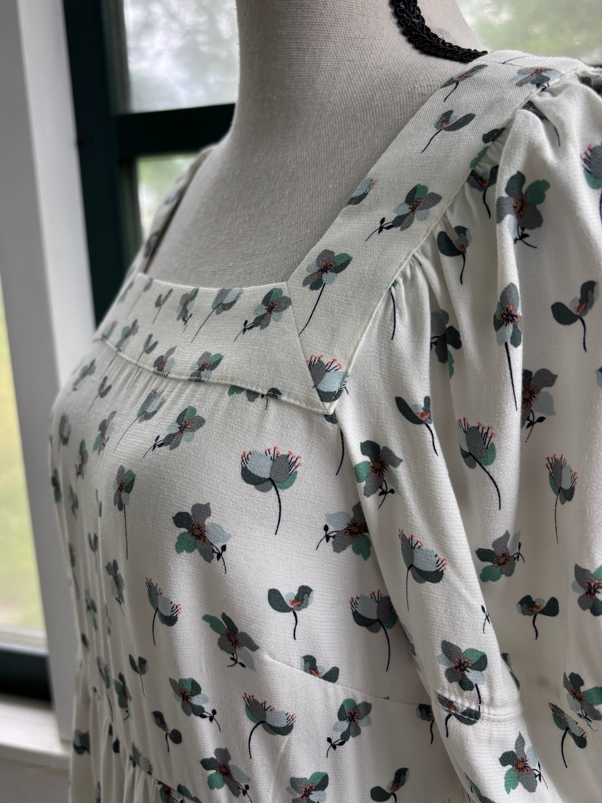 LOFT Petite Babydoll Mini Dress | White Floral, Puff Sleeves & Pockets | Size XS Petite | New with Tags