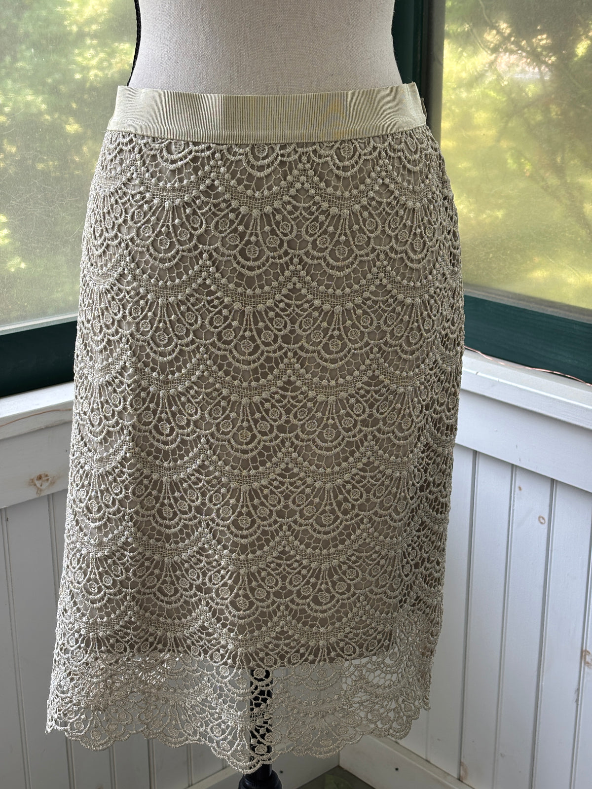 Ann Taylor Metallic Lace Pencil Skirt | Ivory, Scallop Hem | Size 14 | New with Tags