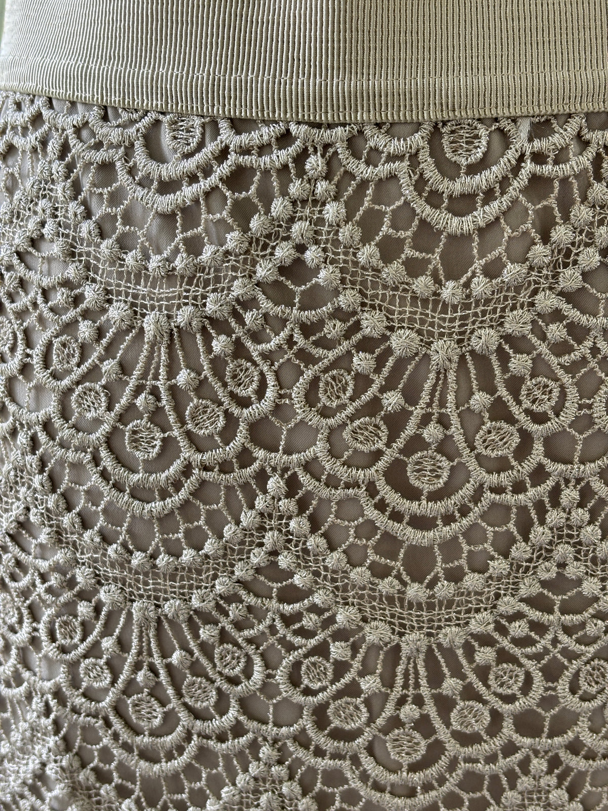 Ann Taylor Metallic Lace Pencil Skirt | Ivory, Scallop Hem | Size 14 | New with Tags