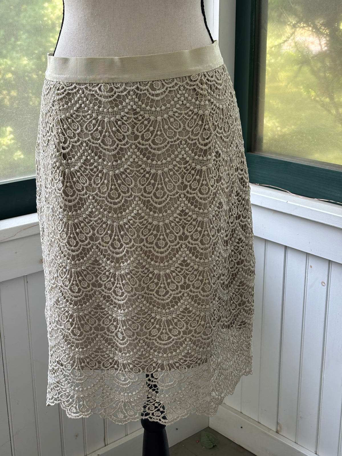 Ann Taylor Metallic Lace Pencil Skirt | Ivory, Scallop Hem | Size 14 | New with Tags