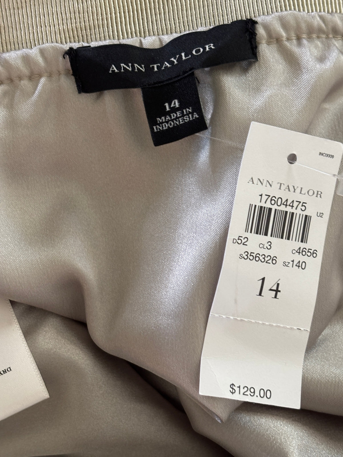 Ann Taylor Metallic Lace Pencil Skirt | Ivory, Scallop Hem | Size 14 | New with Tags
